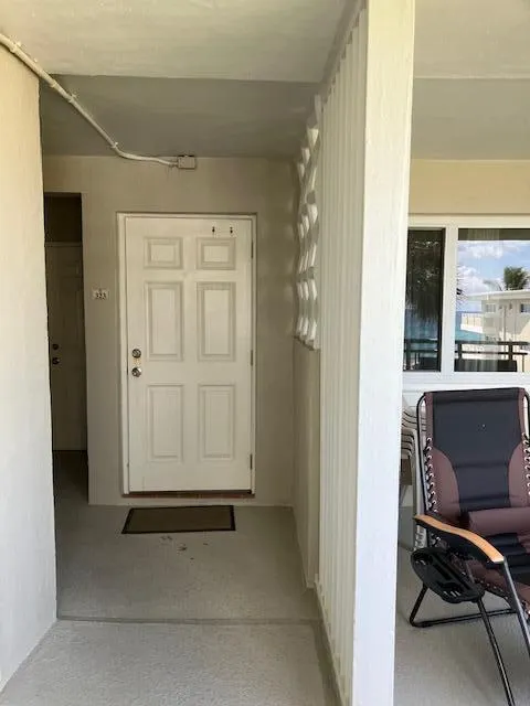 1199 Hillsboro Mile, #323