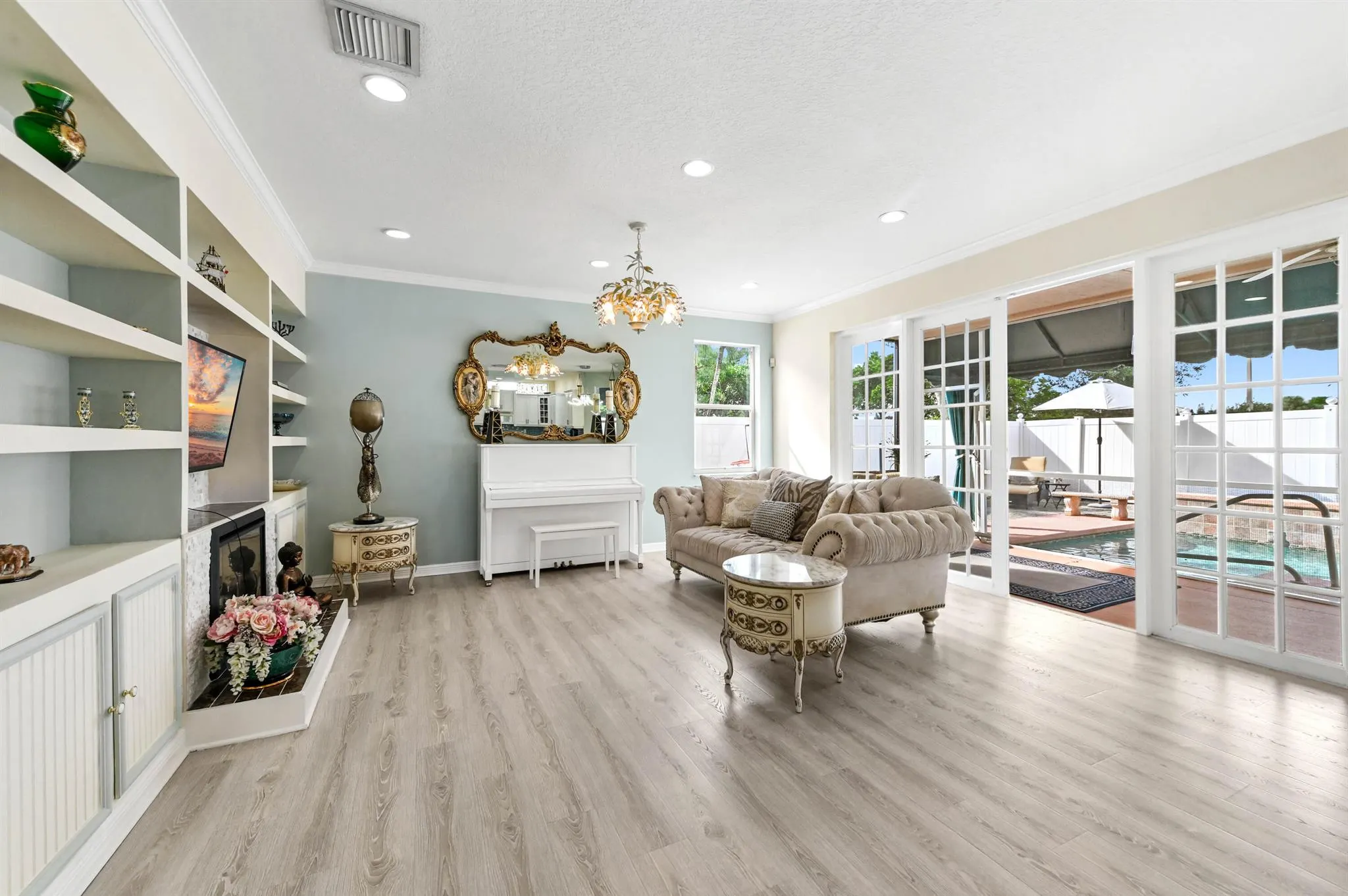 2503 Glendale Drive