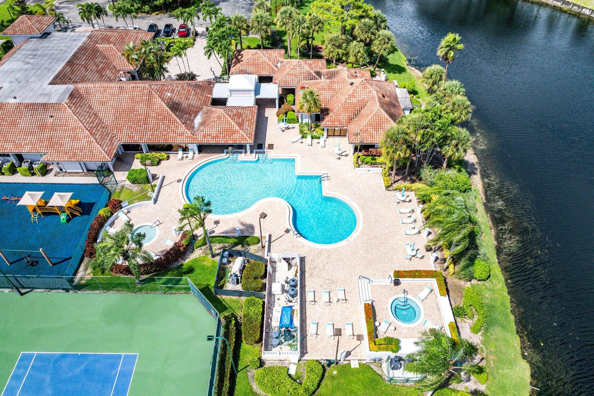 2239 Soundings Court