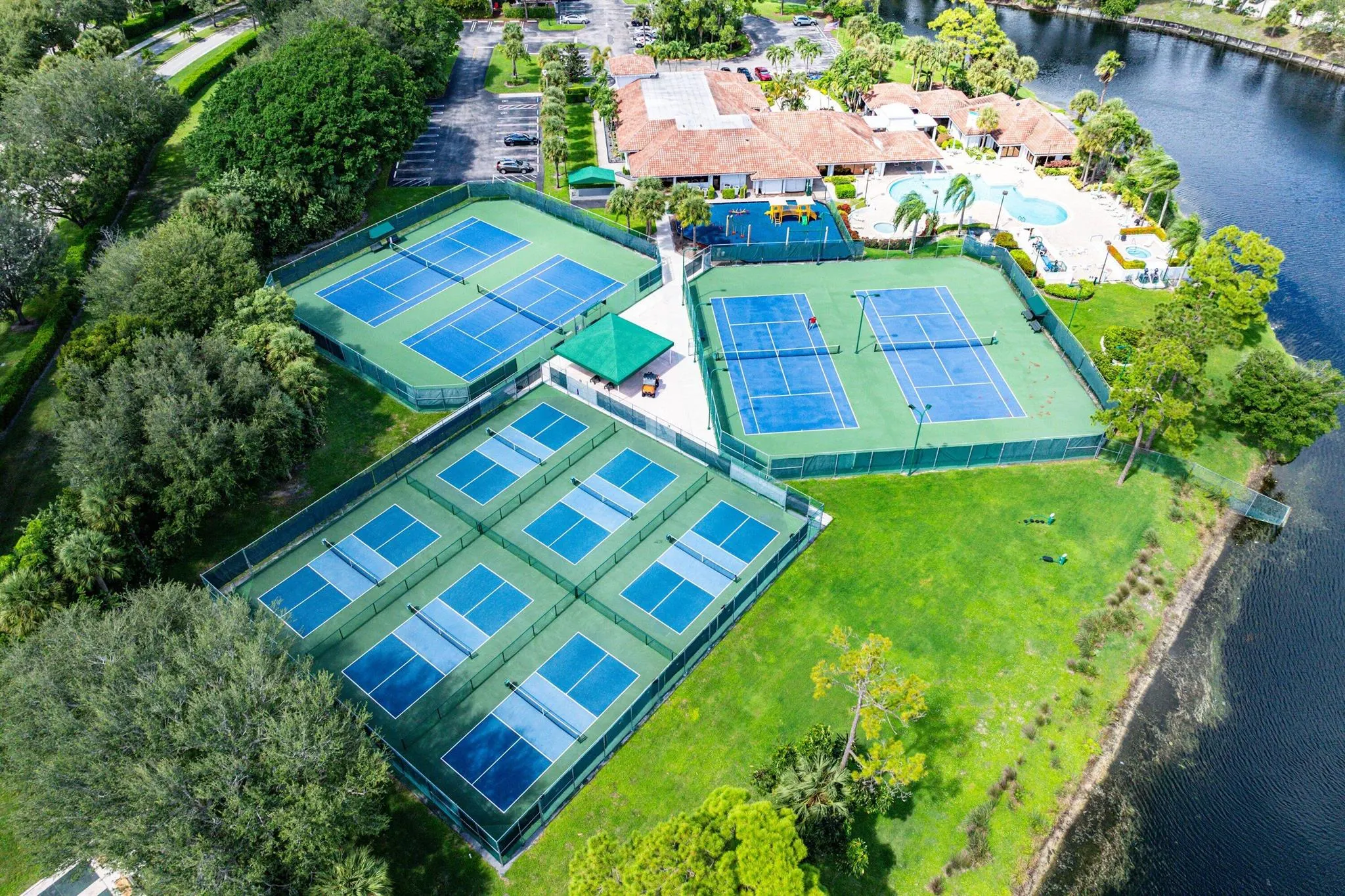 2239 Soundings Court