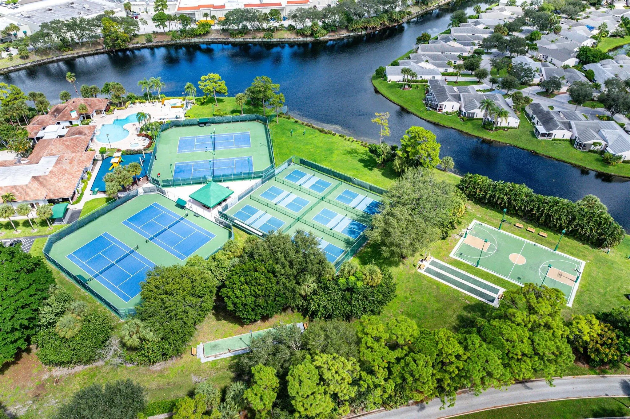 2239 Soundings Court