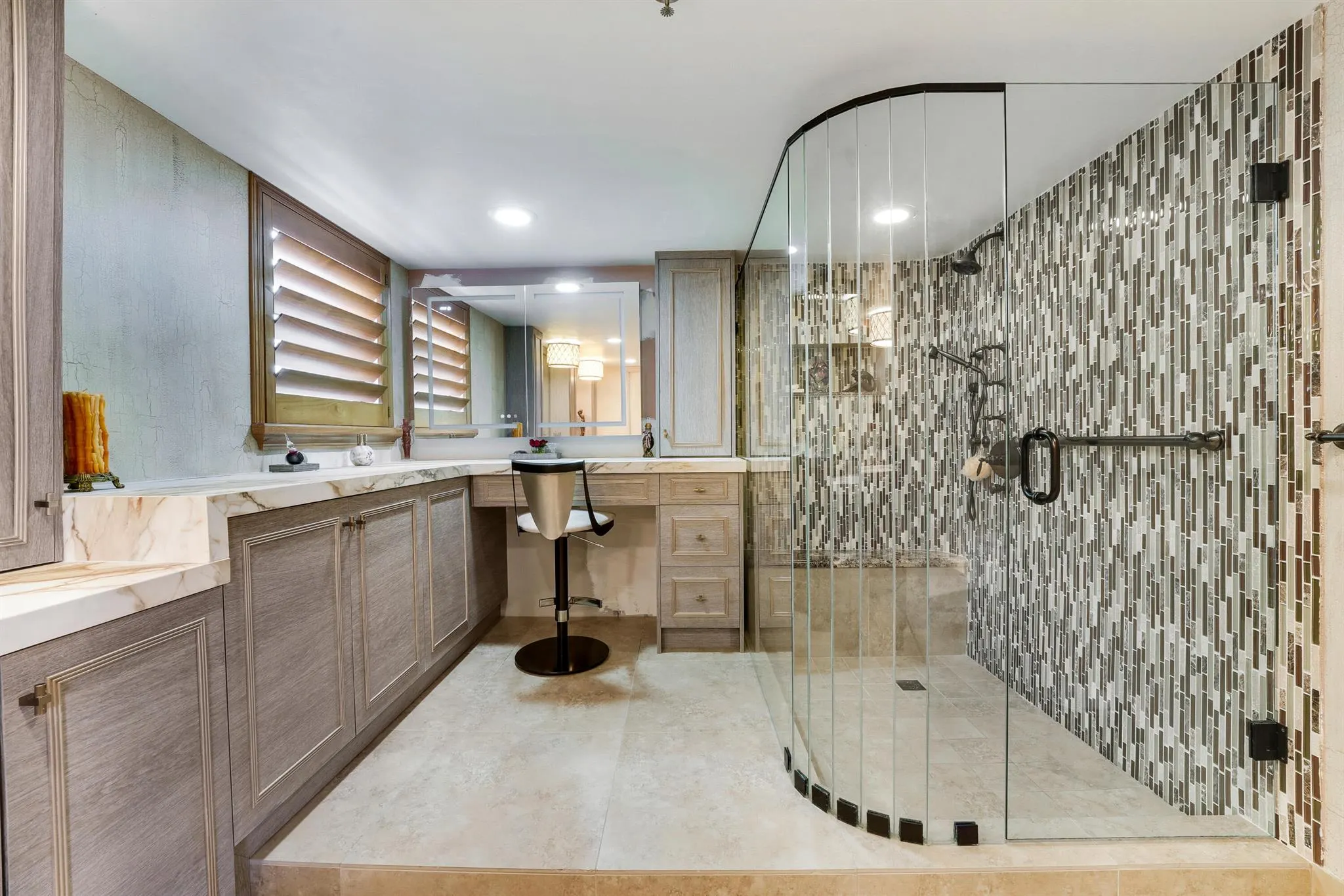 7567 Imperial Drive, #402