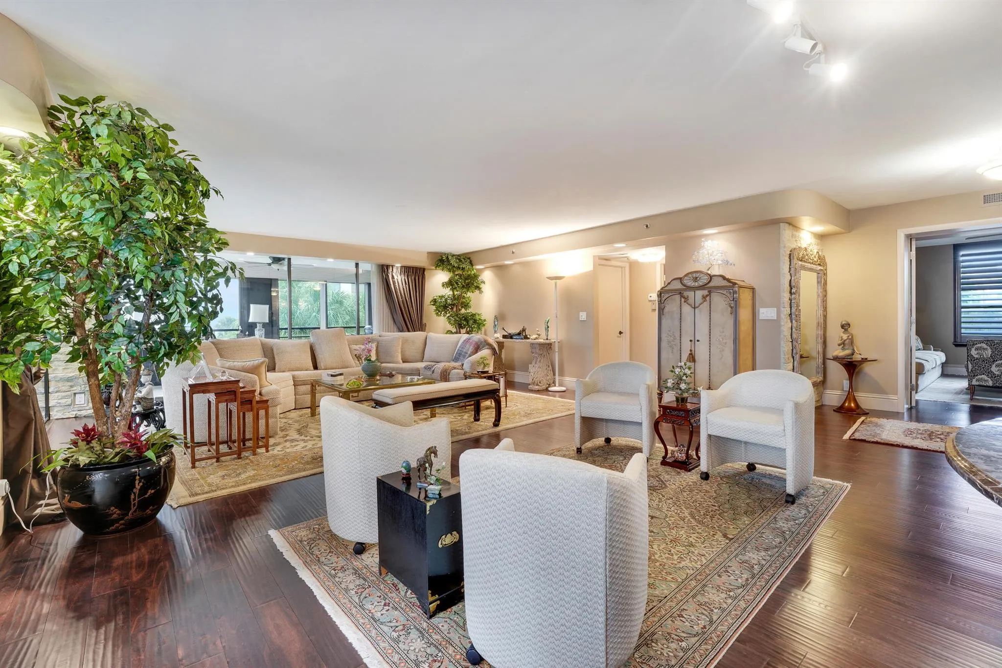 7567 Imperial Drive, #402