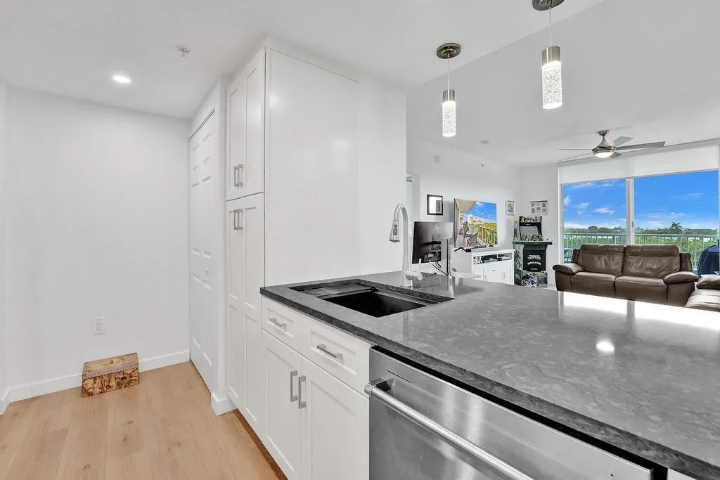 700 E Boynton Beach Boulevard, #608