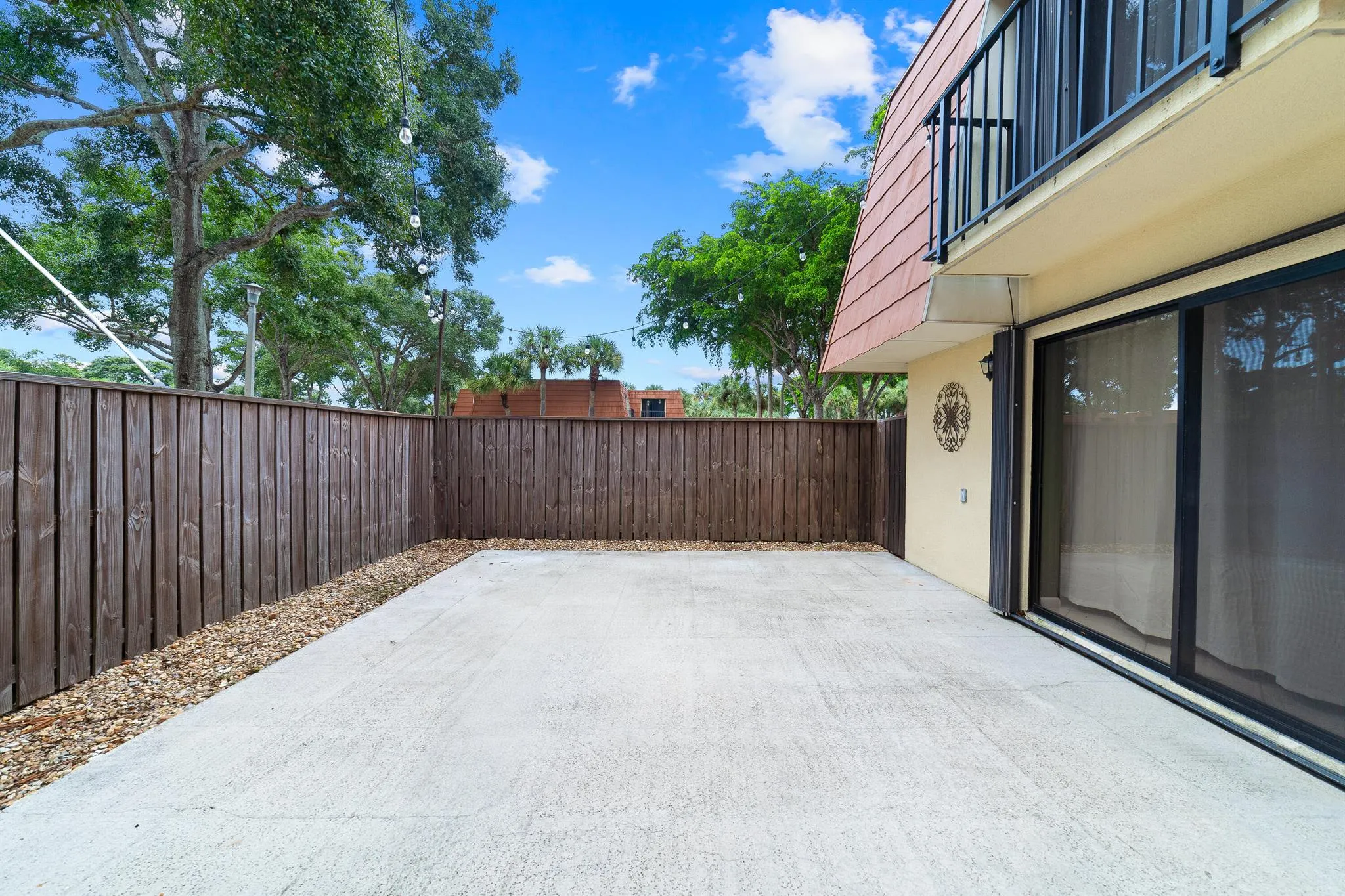 702 Buttonwood Lane