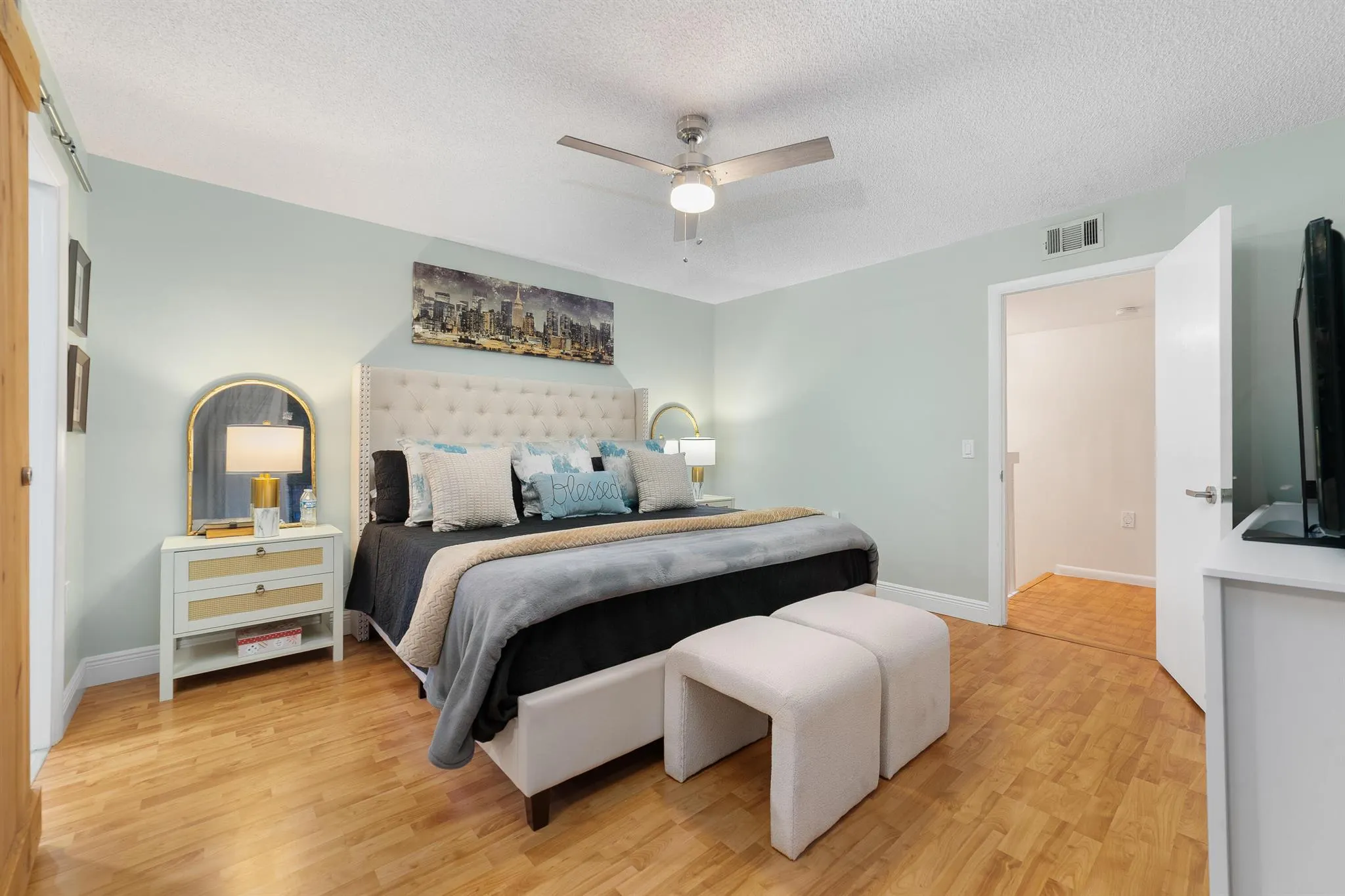 702 Buttonwood Lane