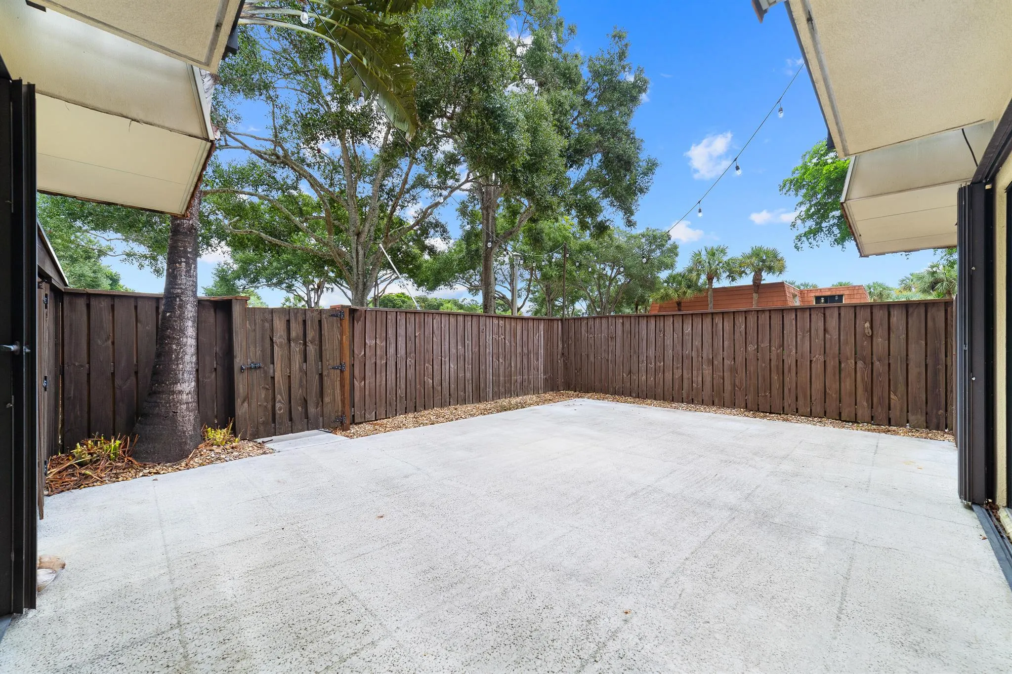 702 Buttonwood Lane