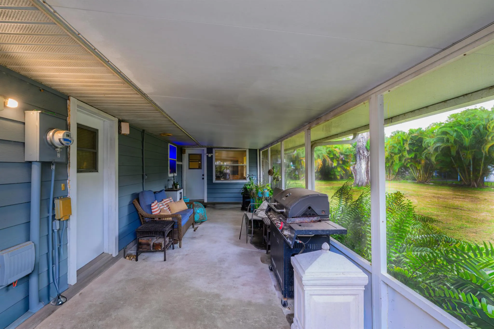 588 NE 28th Avenue