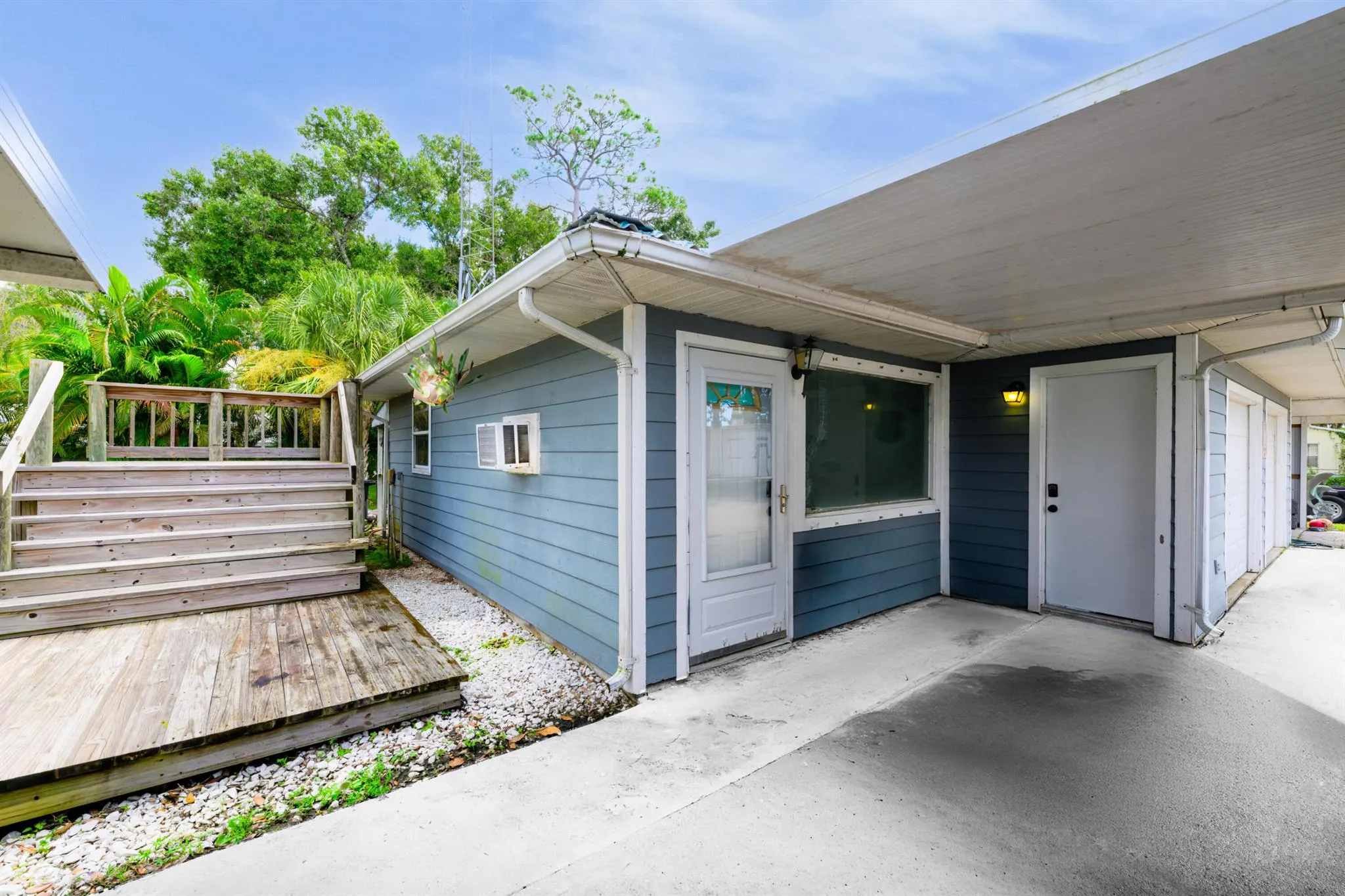 588 NE 28th Avenue