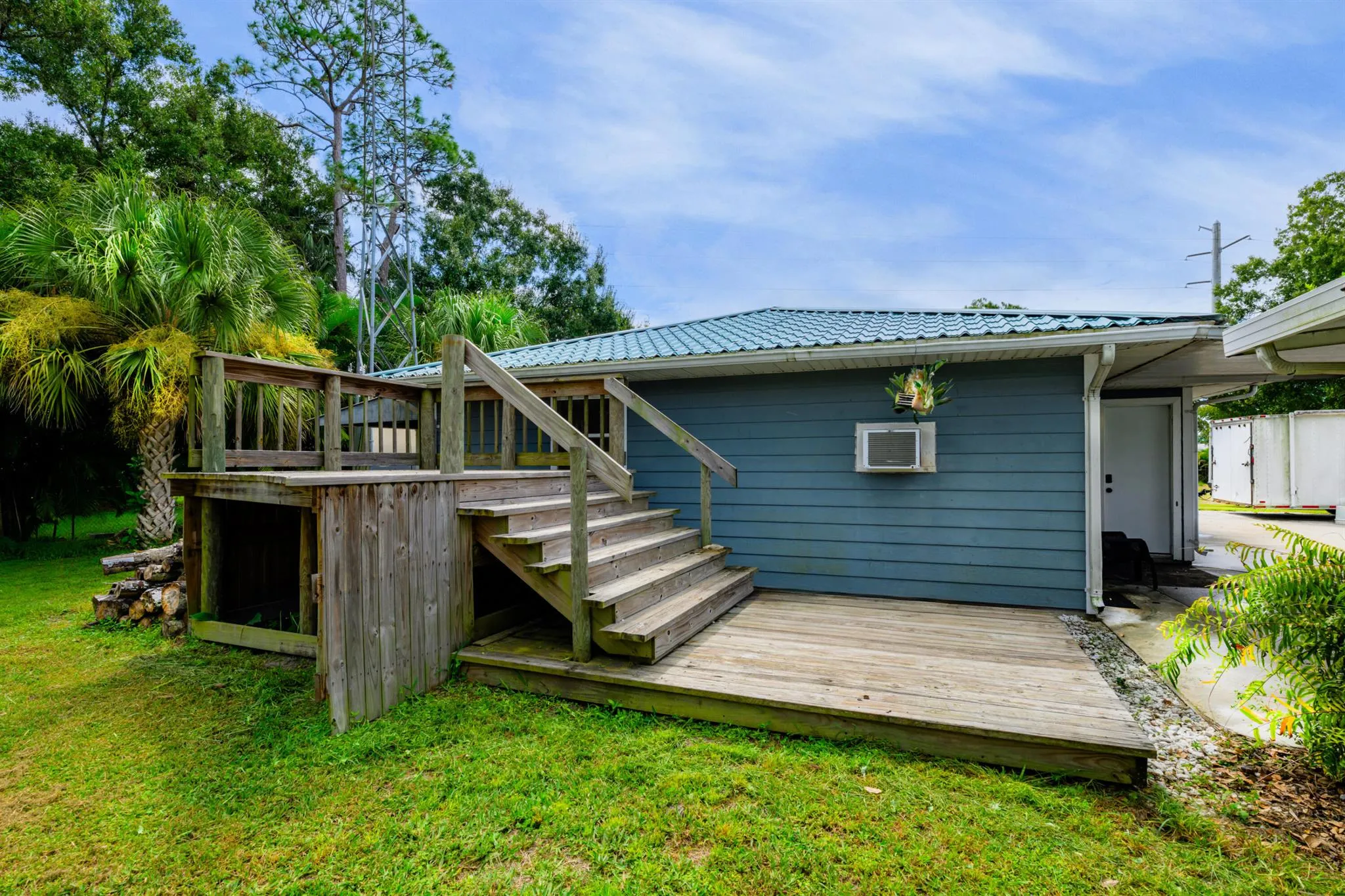 588 NE 28th Avenue