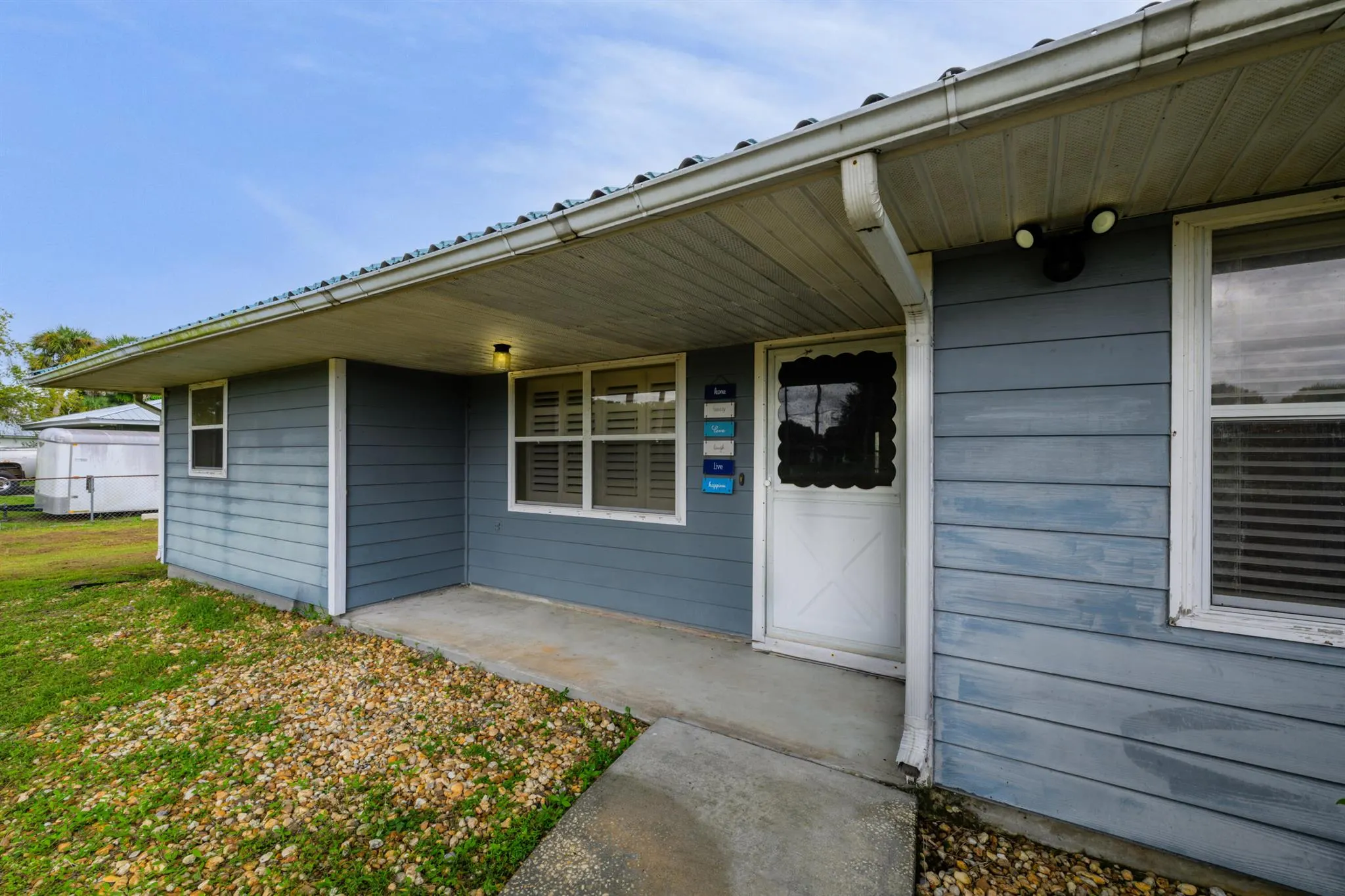 588 NE 28th Avenue