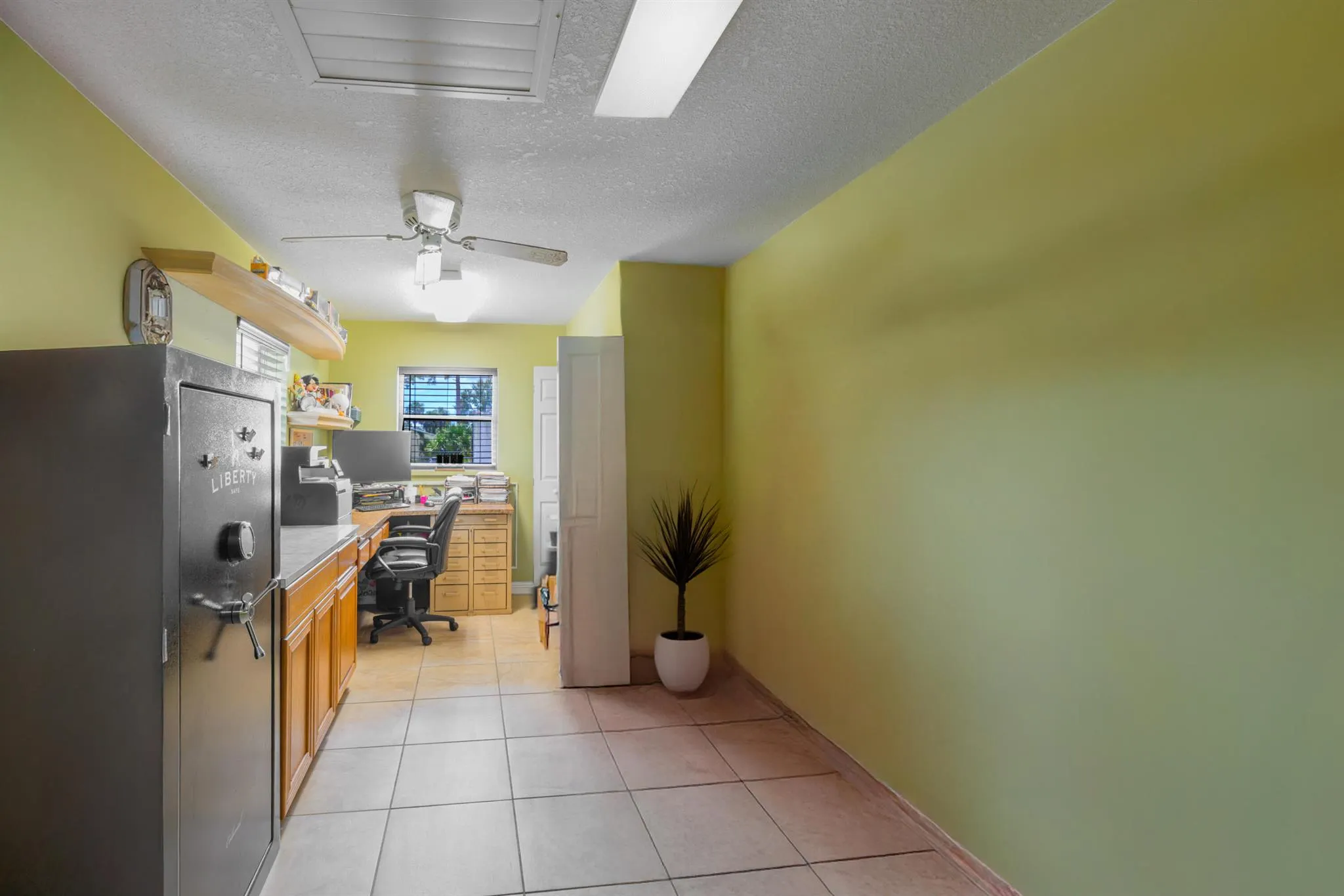 588 NE 28th Avenue
