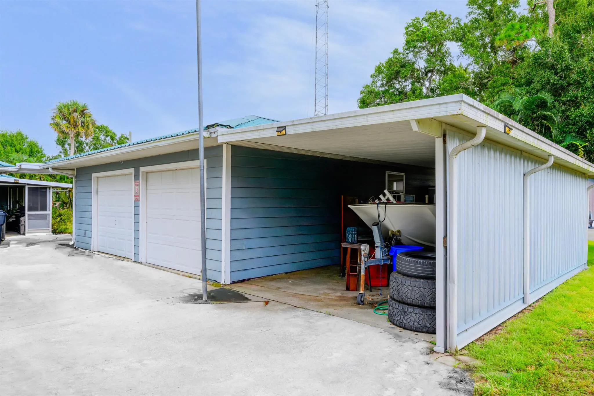 588 NE 28th Avenue
