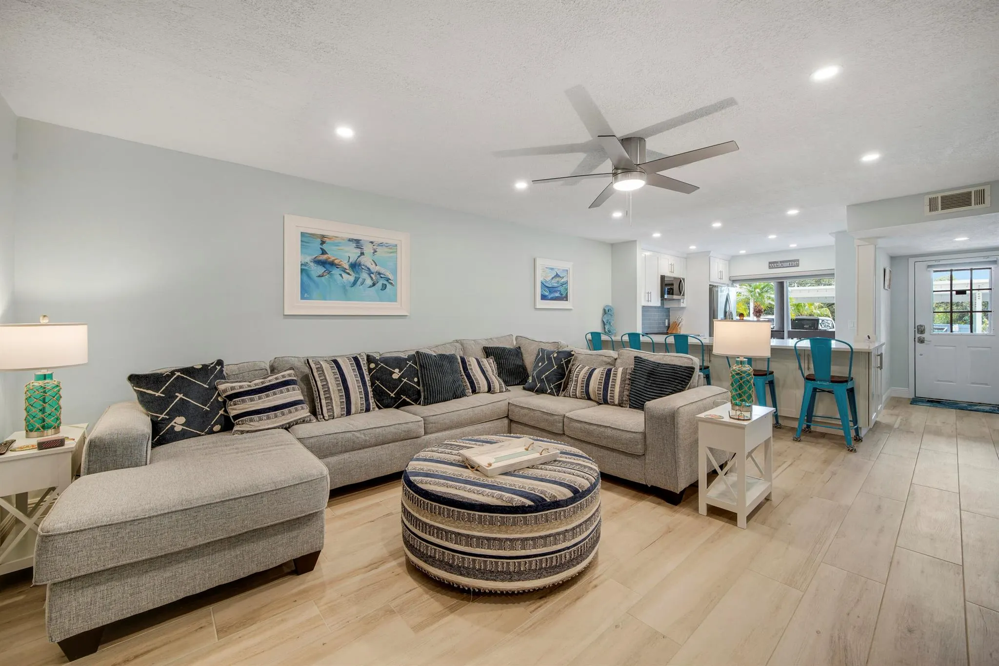 1637 NE Nautical Place, #804