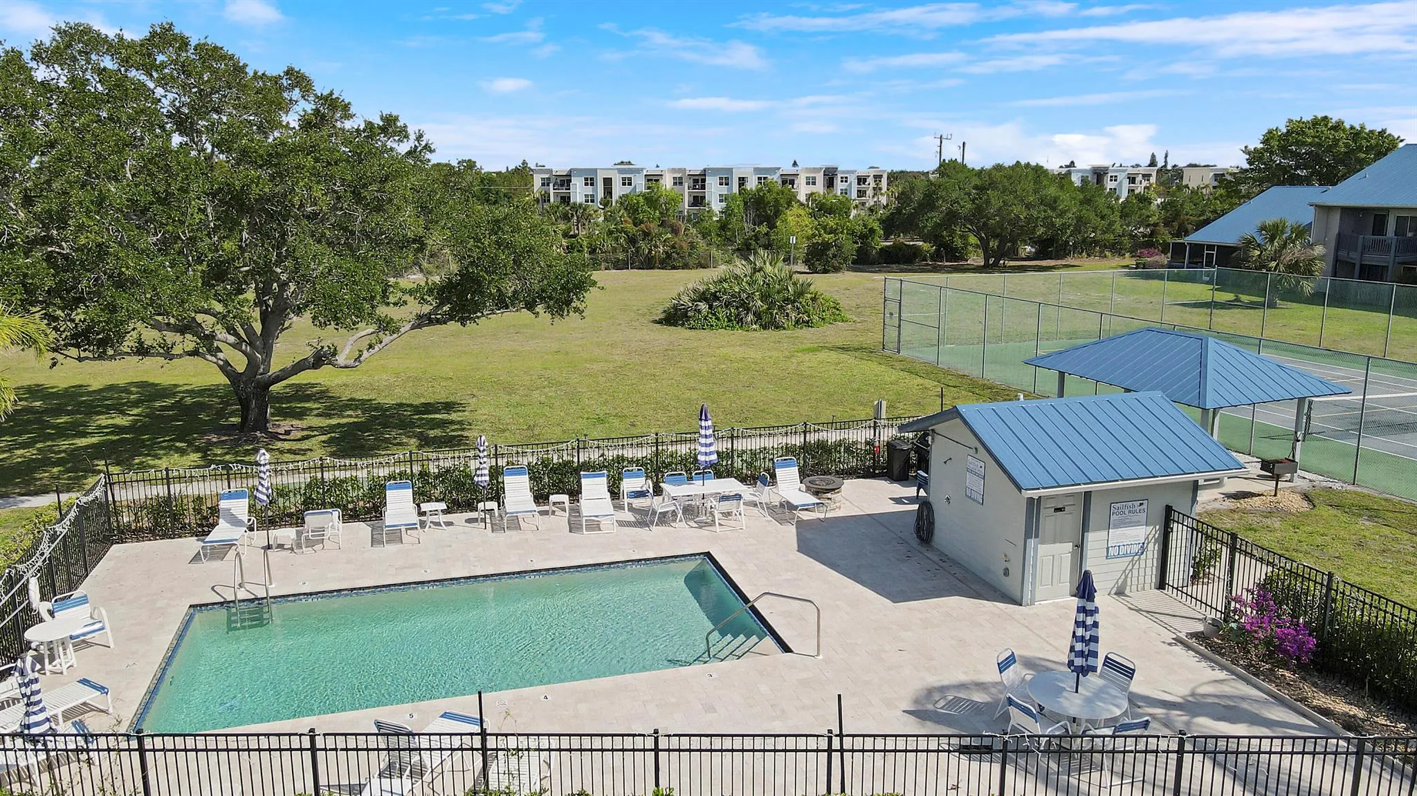 1637 NE Nautical Place, #804