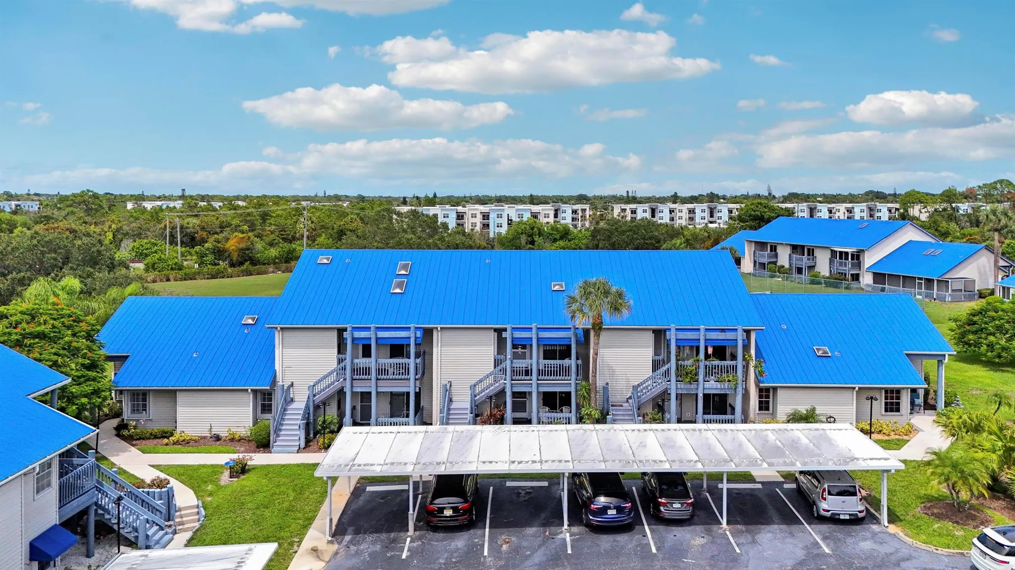1637 NE Nautical Place, #804