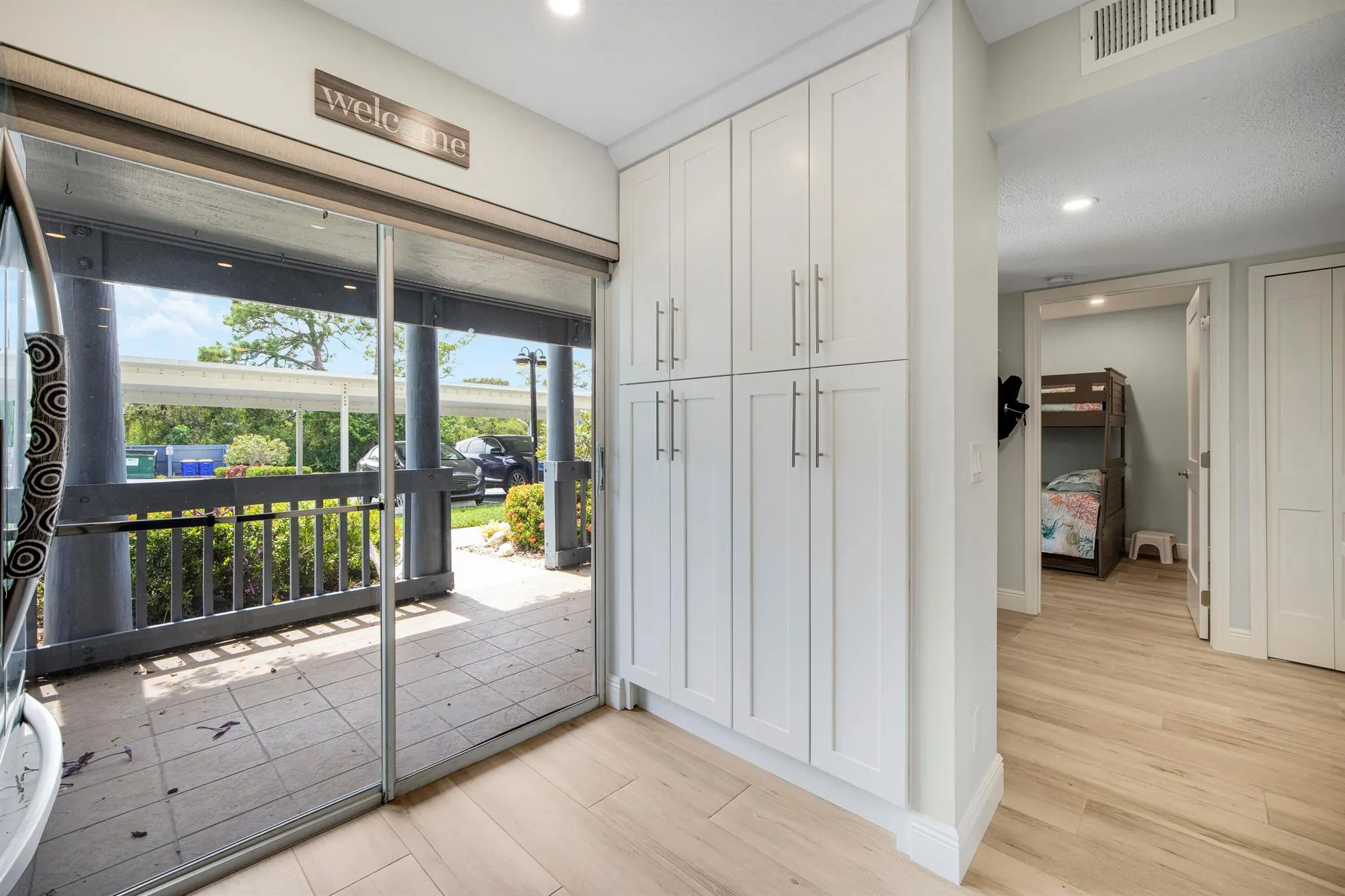 1637 NE Nautical Place, #804