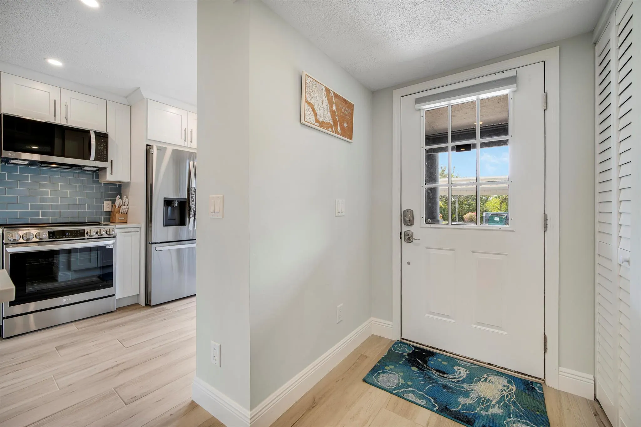 1637 NE Nautical Place, #804