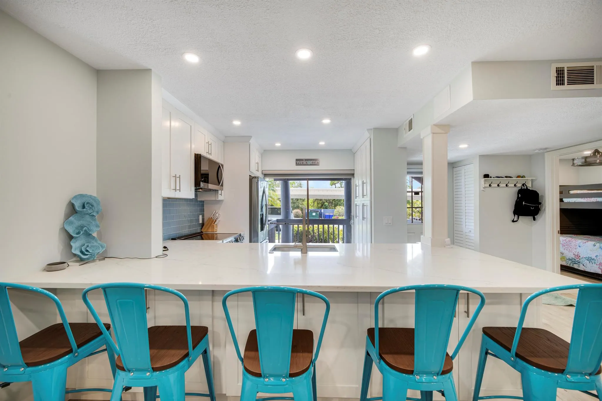1637 NE Nautical Place, #804
