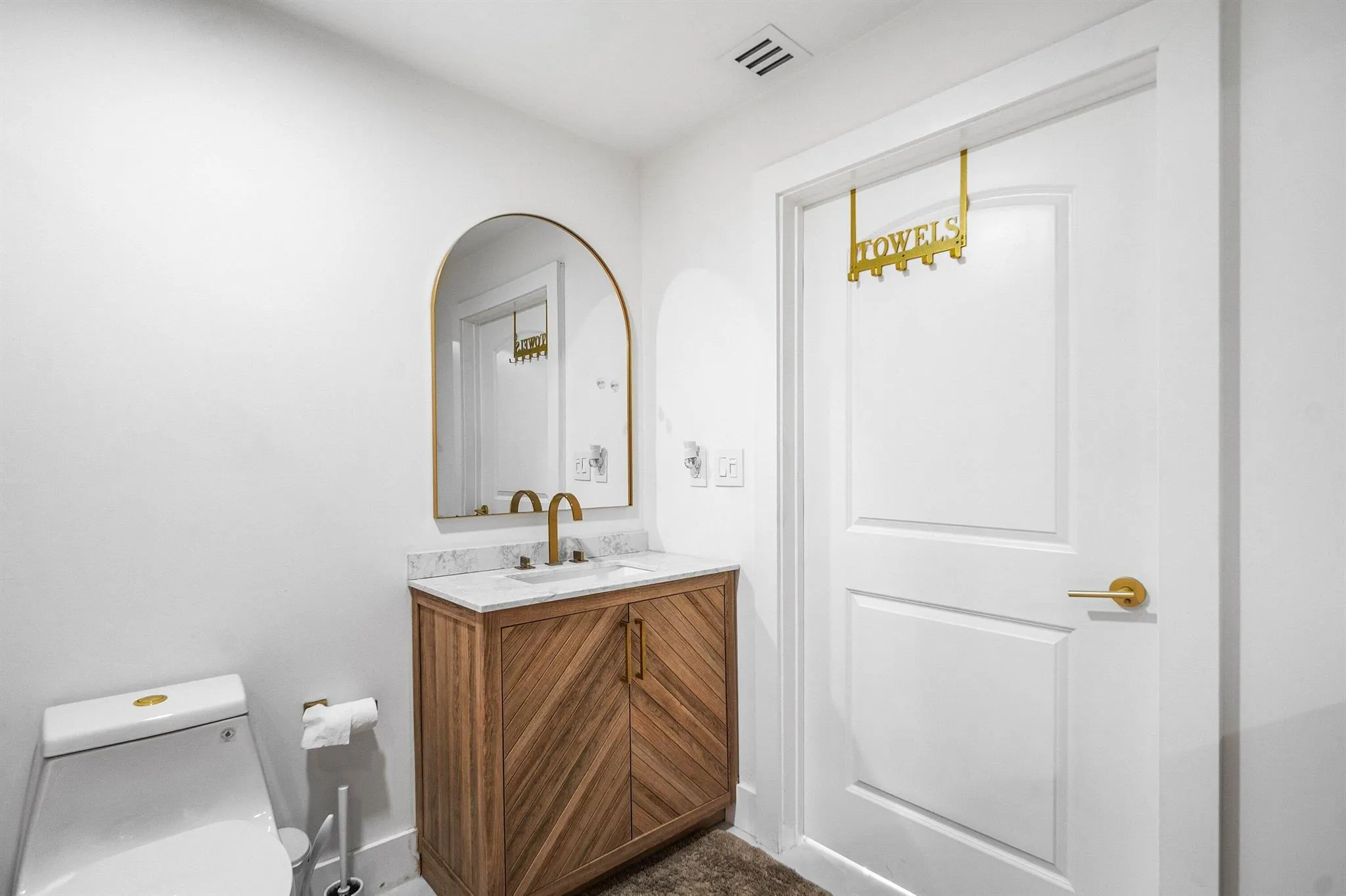 403 S 13th Court