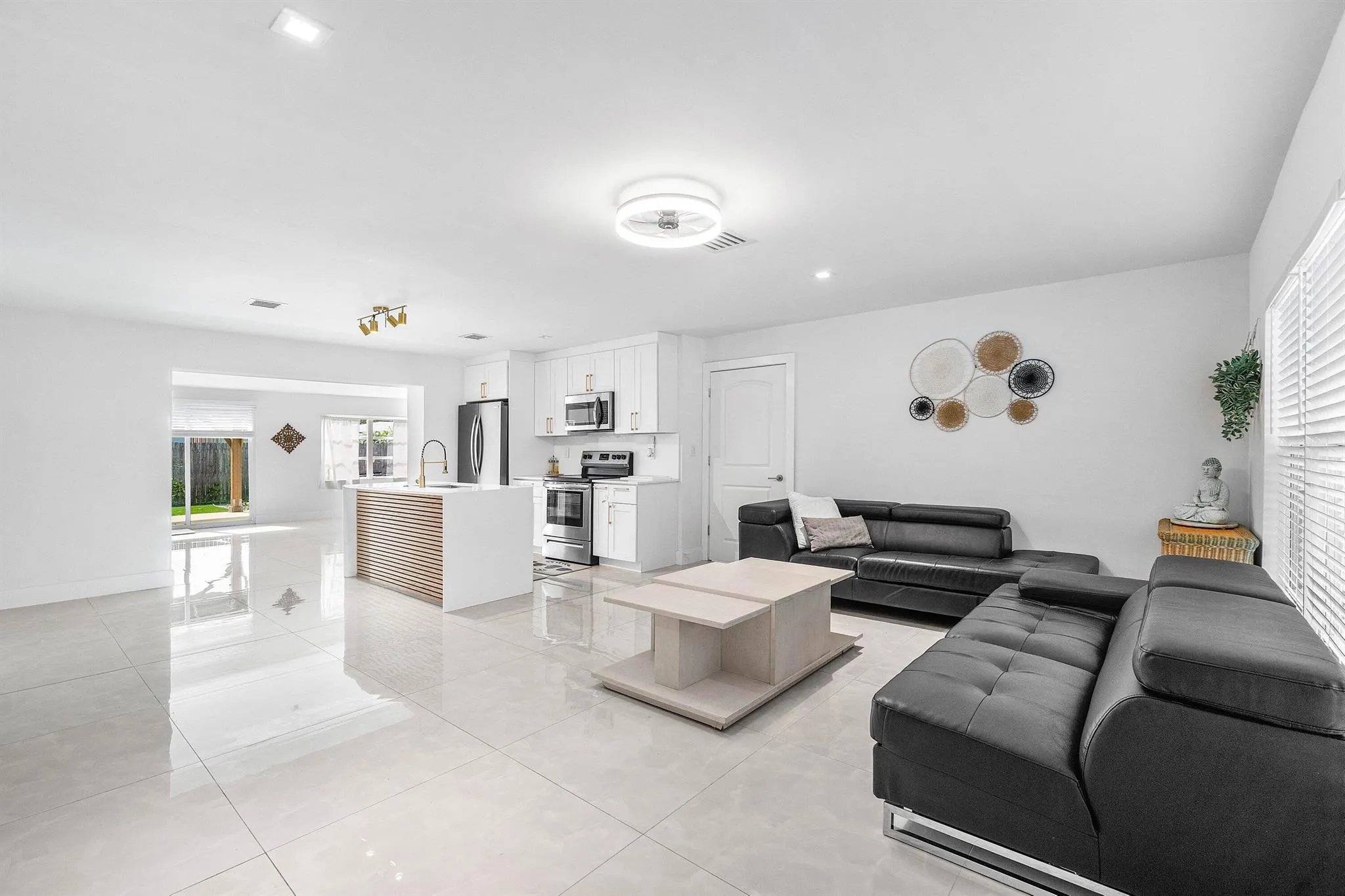 403 S 13th Court