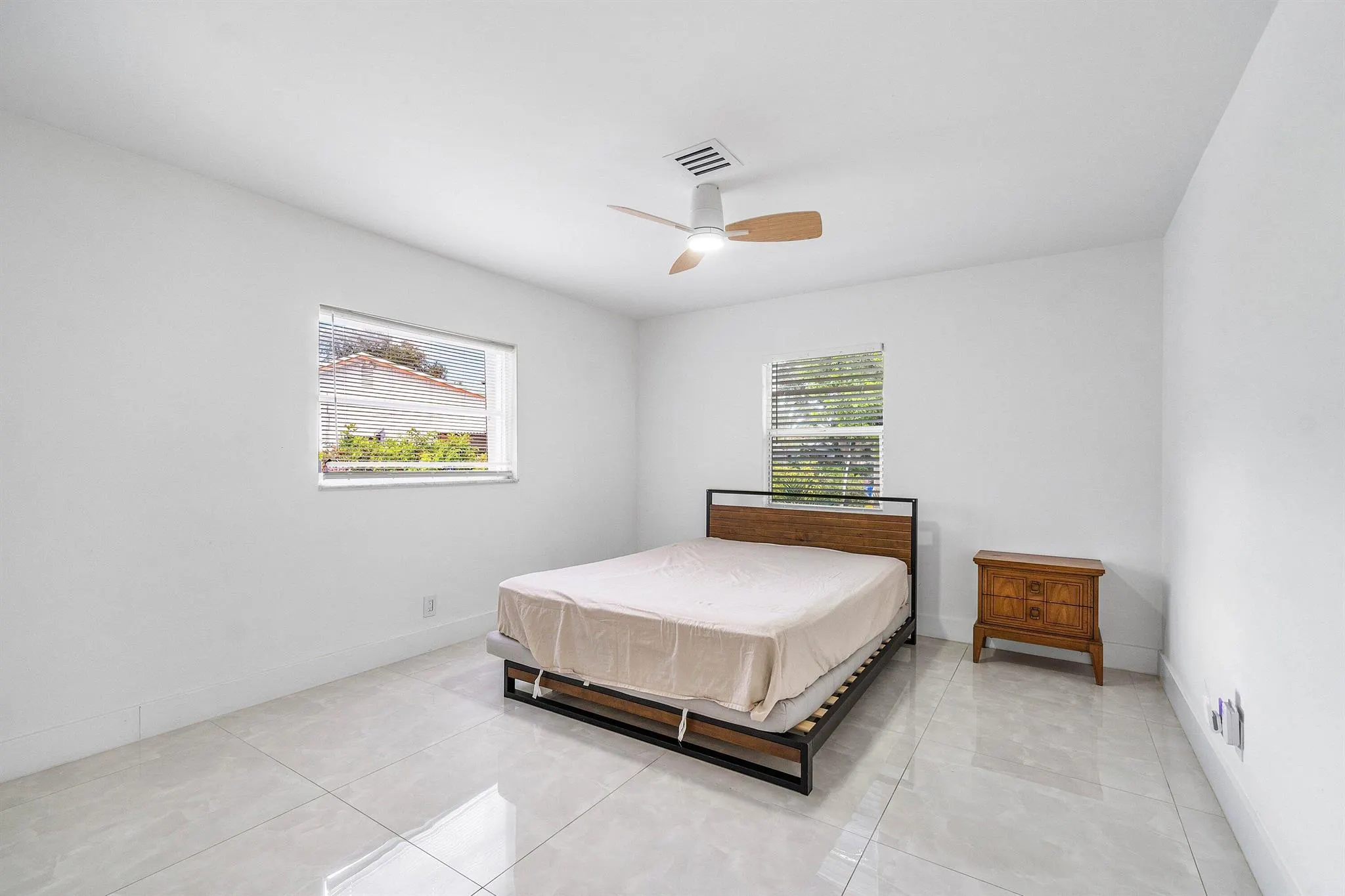 403 S 13th Court