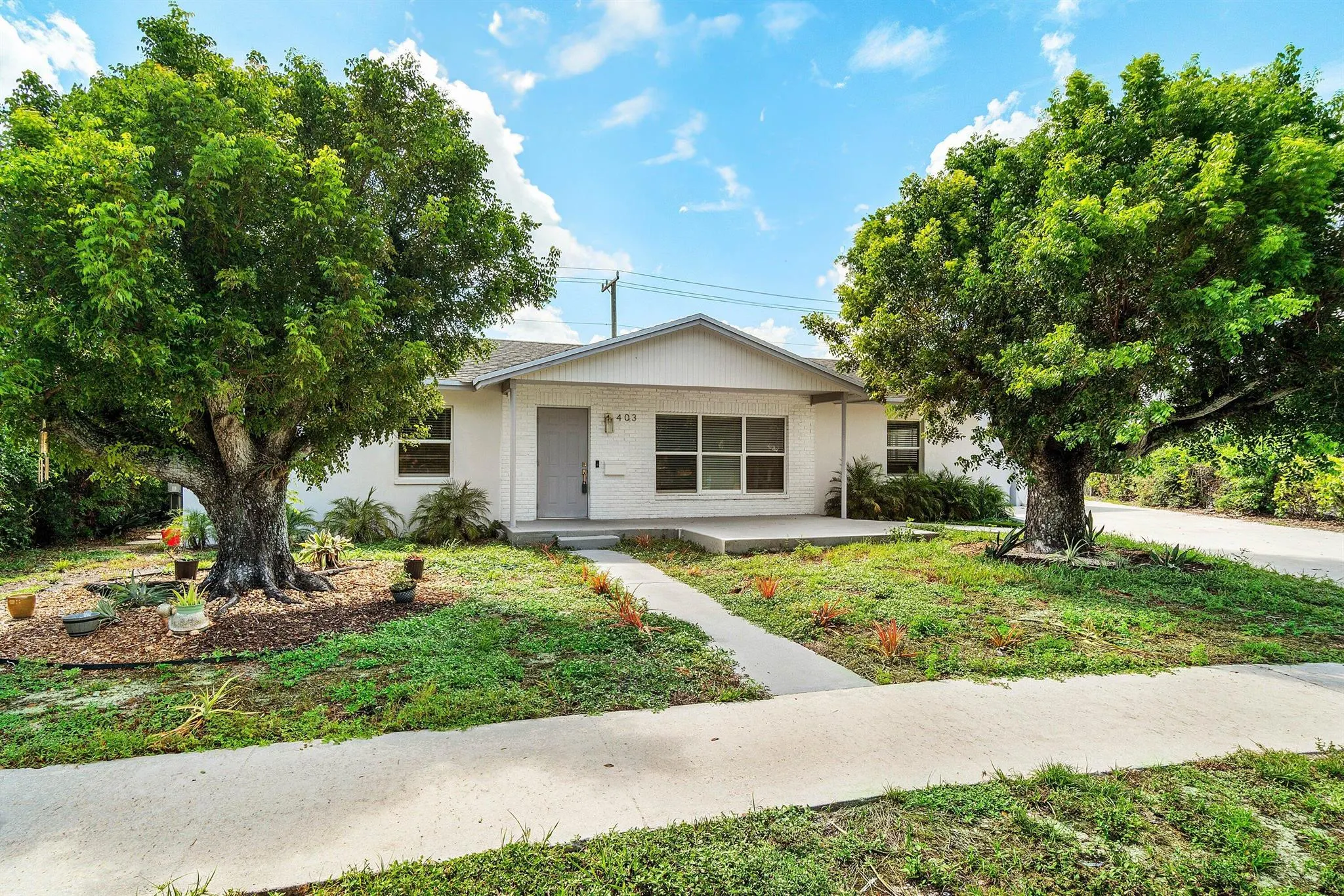 403 S 13th Court