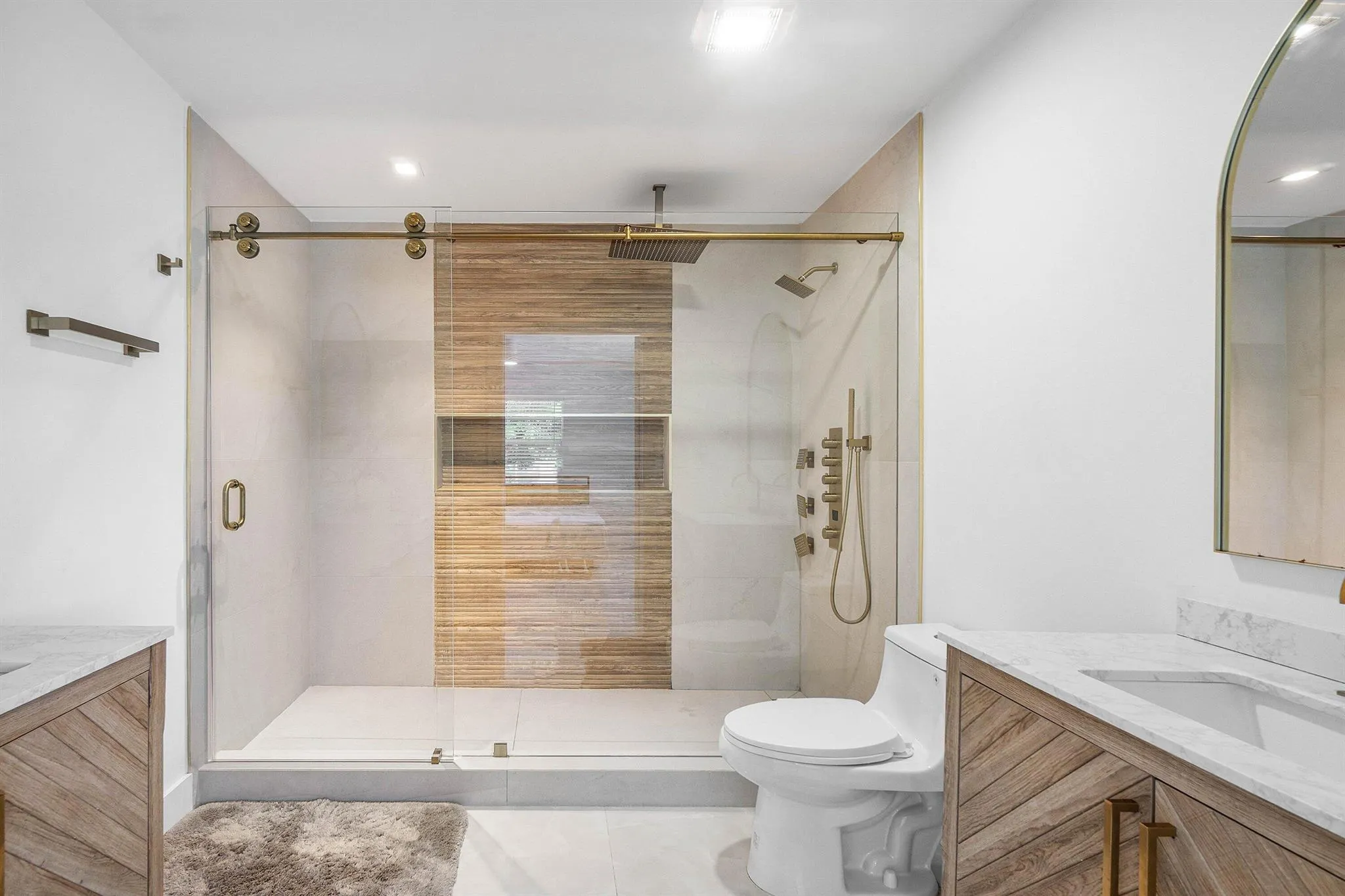 403 S 13th Court