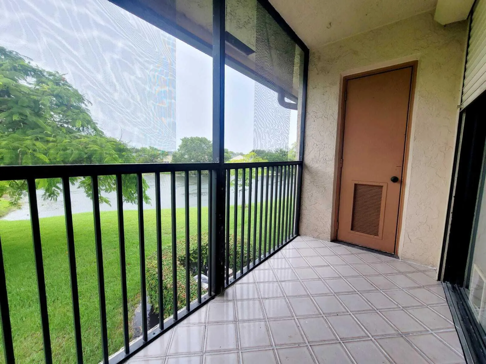 15702 E Waterside Circle, #203