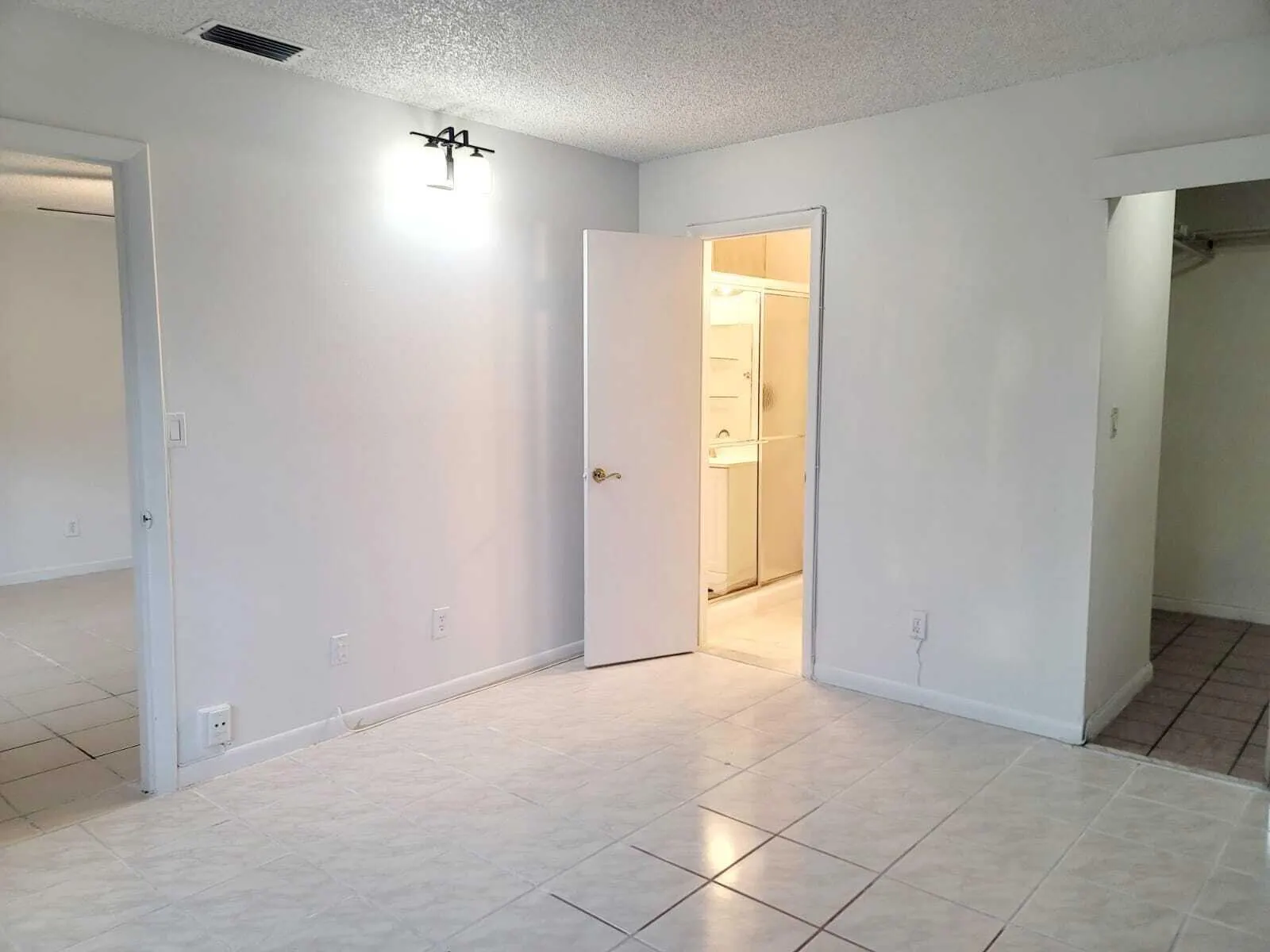 15702 E Waterside Circle, #203