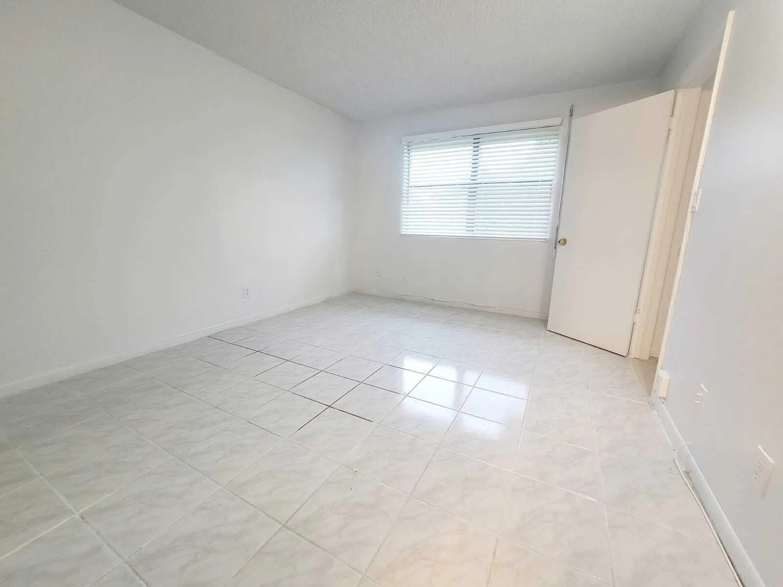 15702 E Waterside Circle, #203