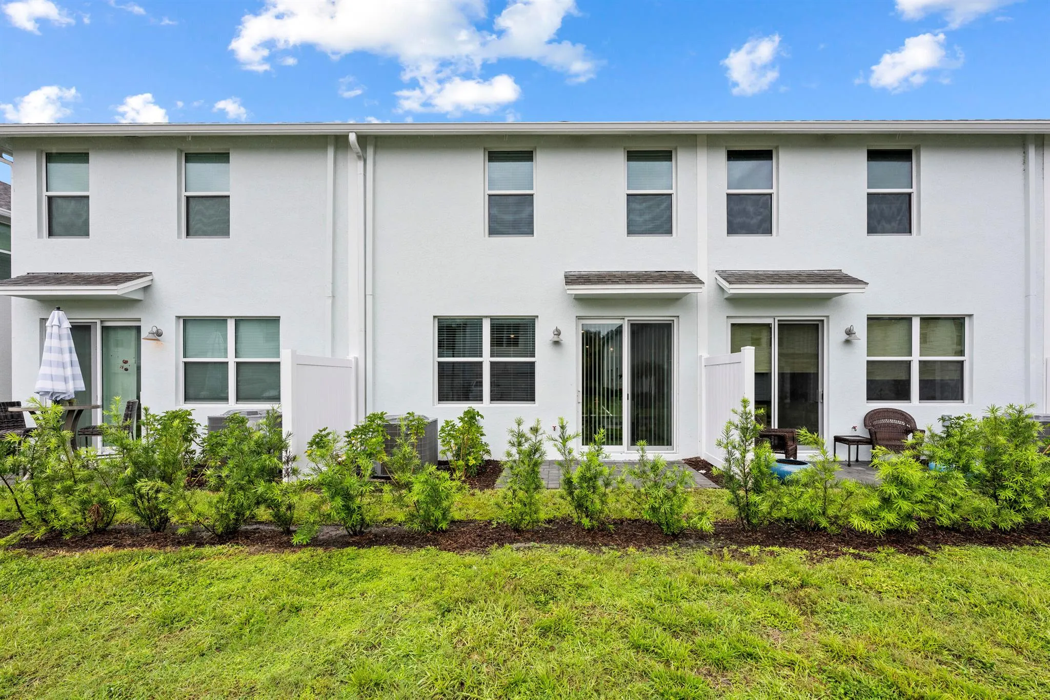 5731 SE Edgewater Circle