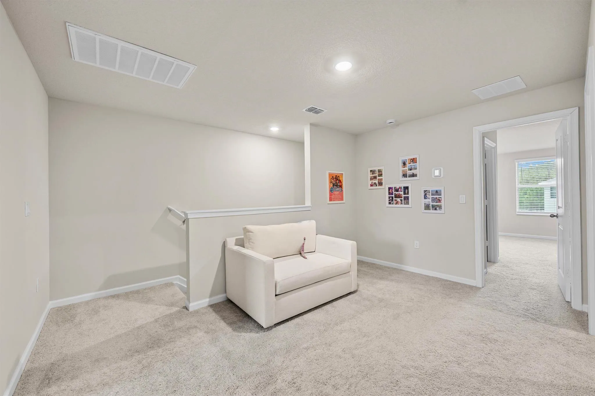 5731 SE Edgewater Circle