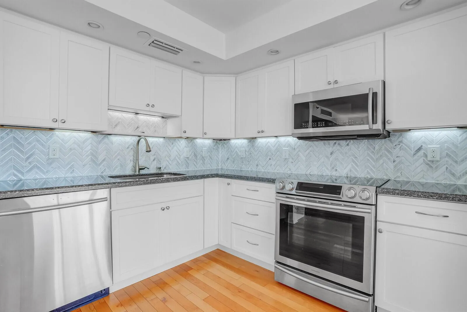 1648 Jupiter Cove Drive, #209
