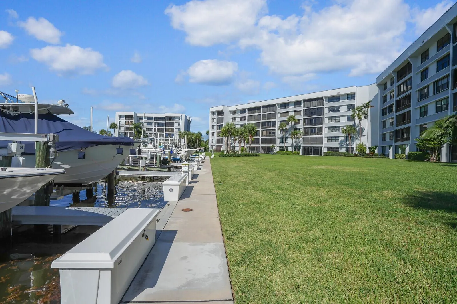 1648 Jupiter Cove Drive, #209