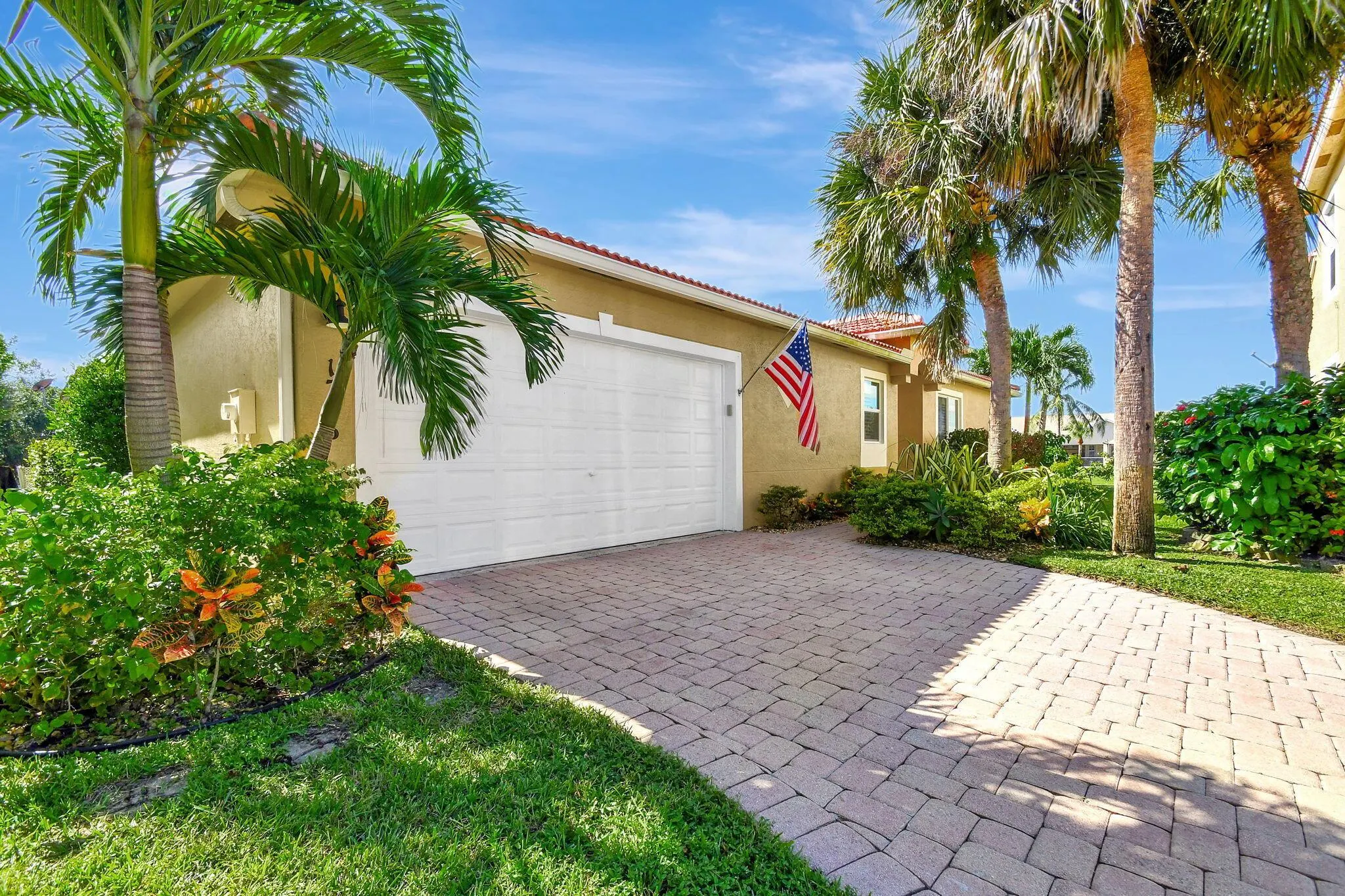 1736 Pierside Circle