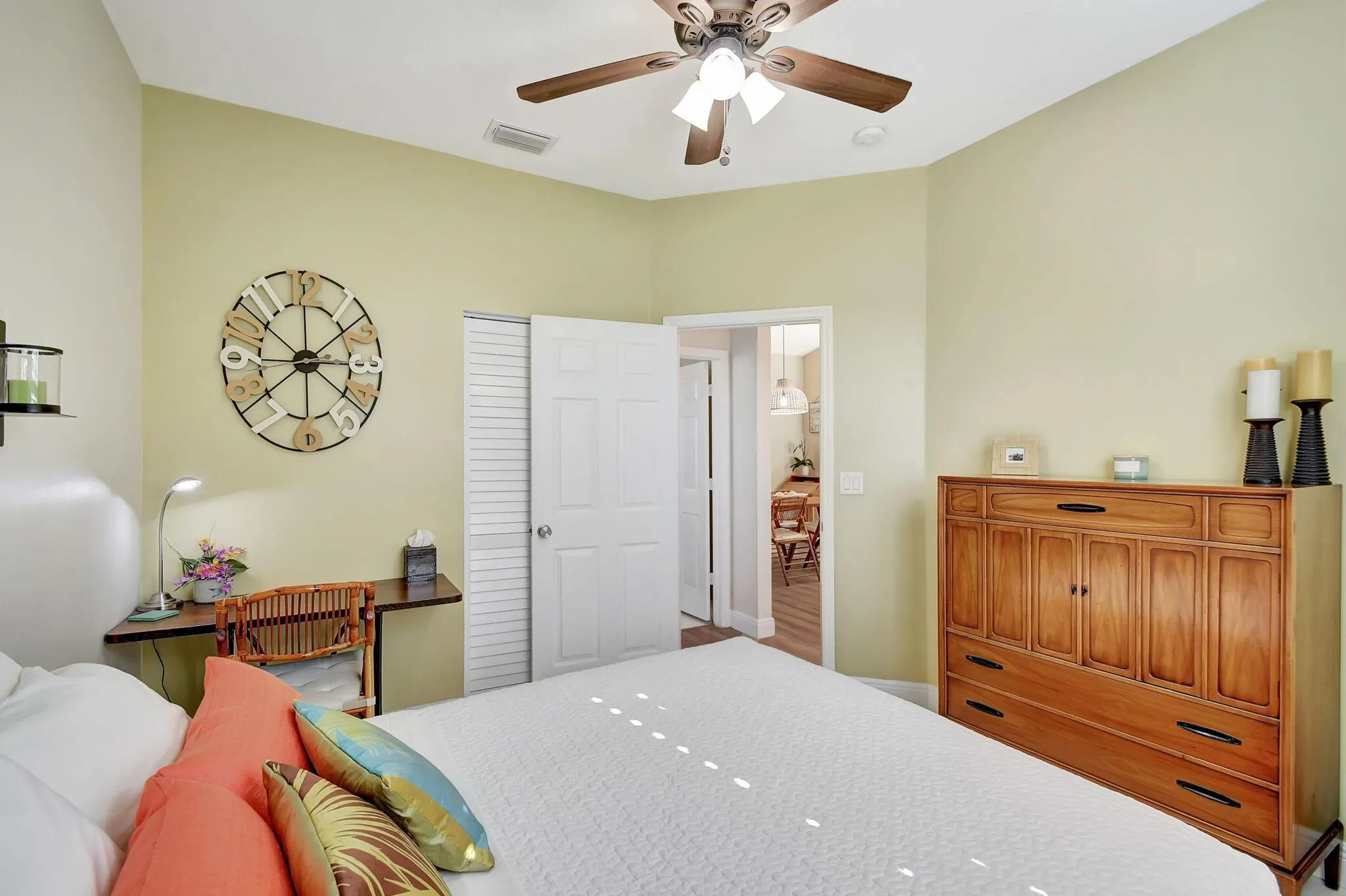 1736 Pierside Circle