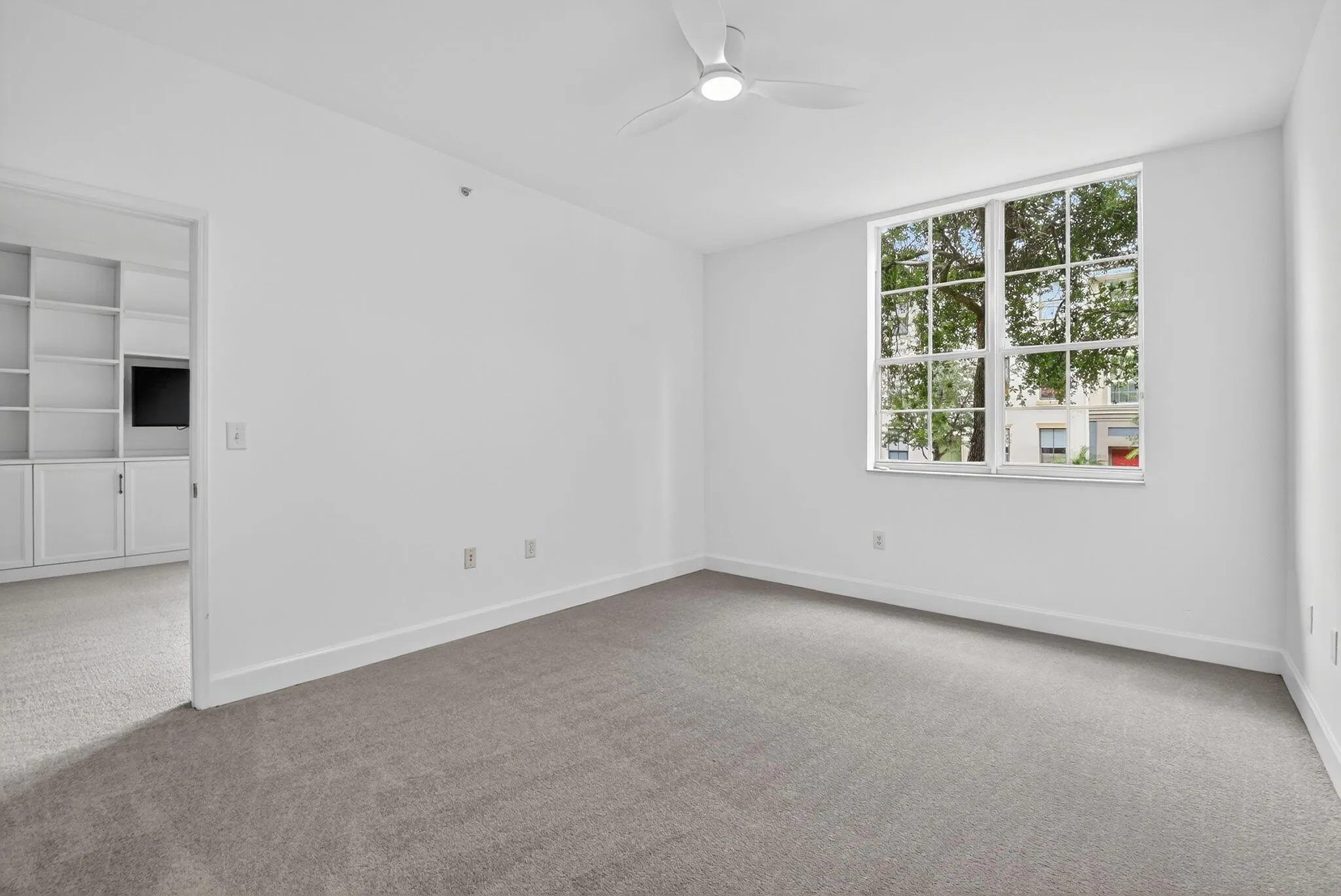 630 S Sapodilla Avenue, #121