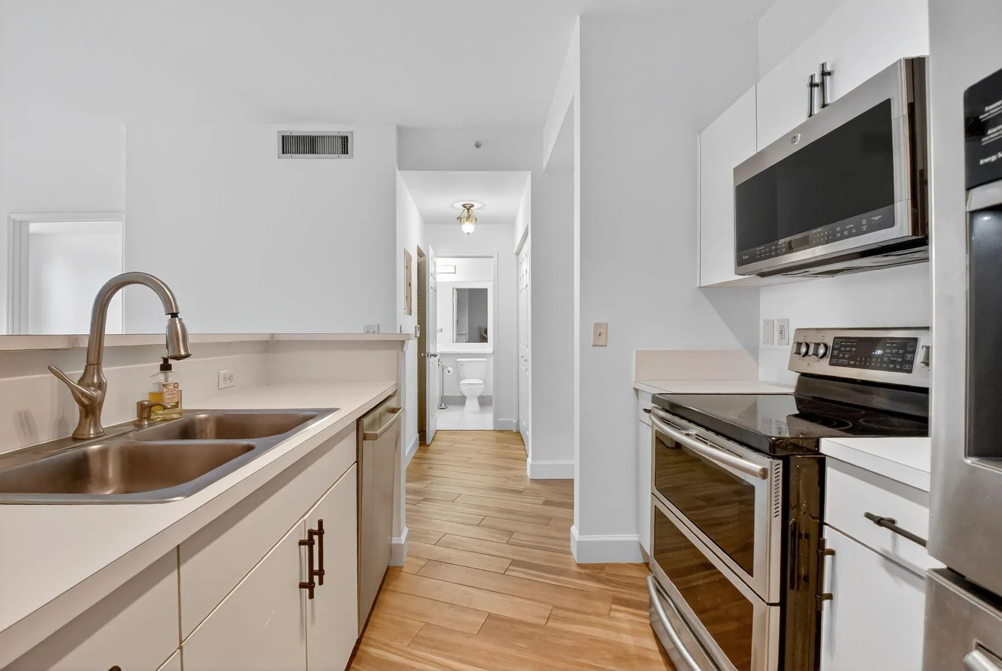 630 S Sapodilla Avenue, #121