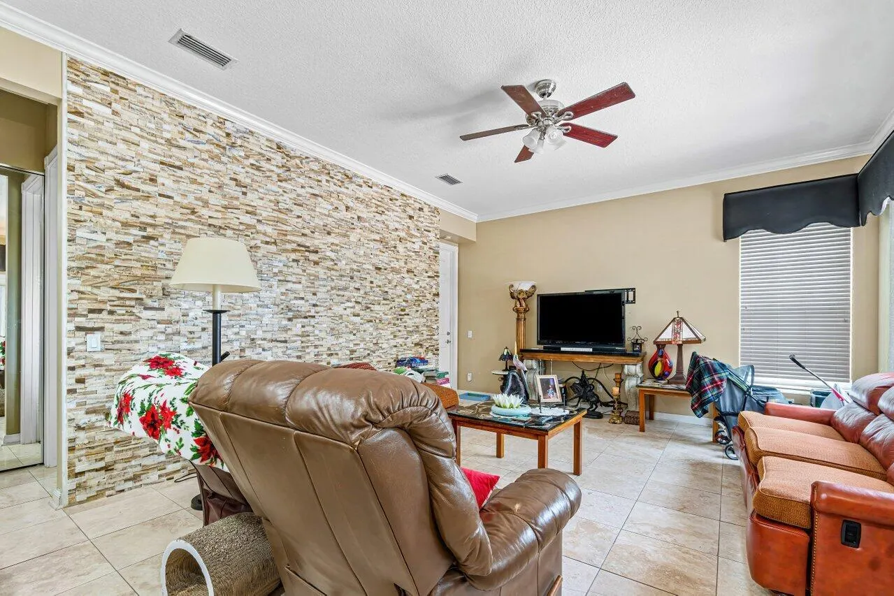 7580 Red River Road
