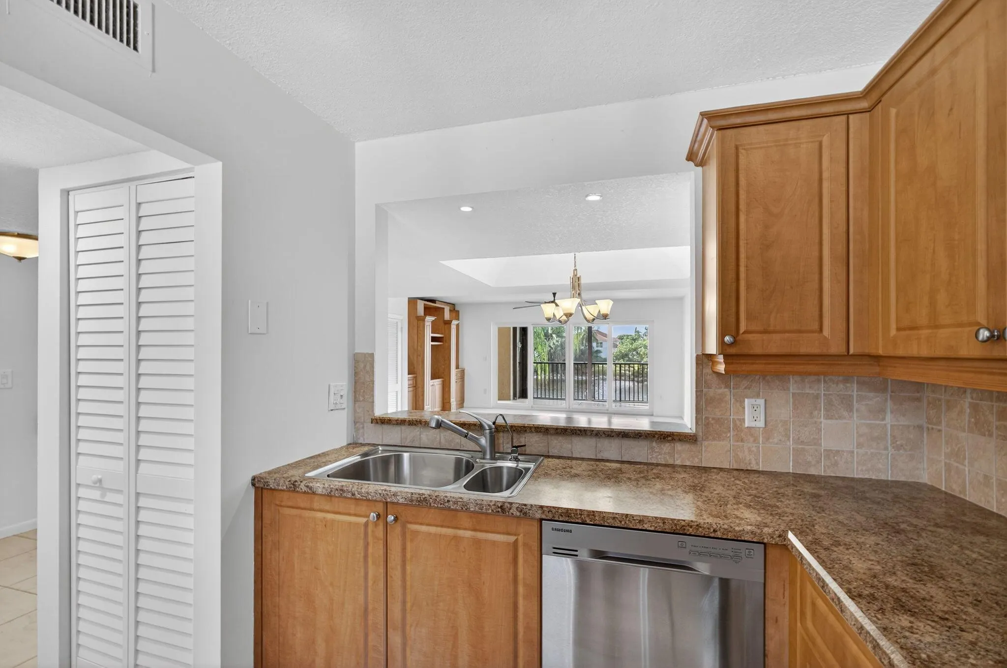 270 Captains Walk, #3160