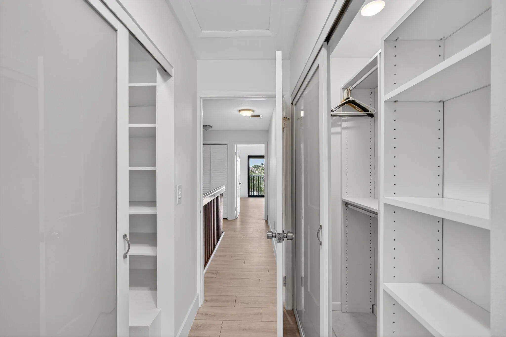 270 Captains Walk, #3160