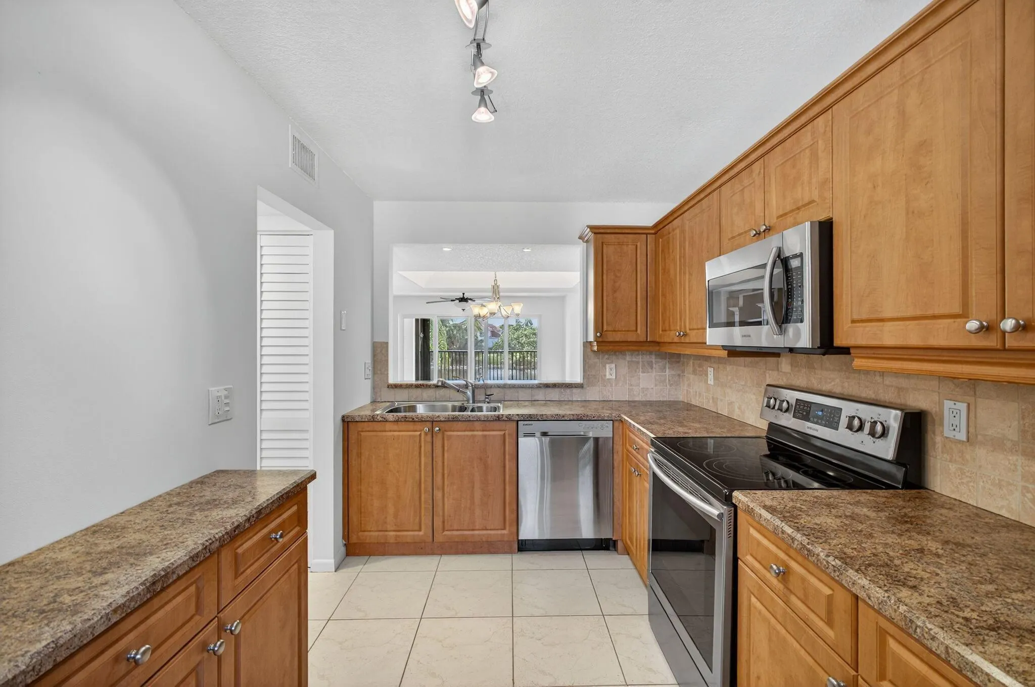270 Captains Walk, #3160