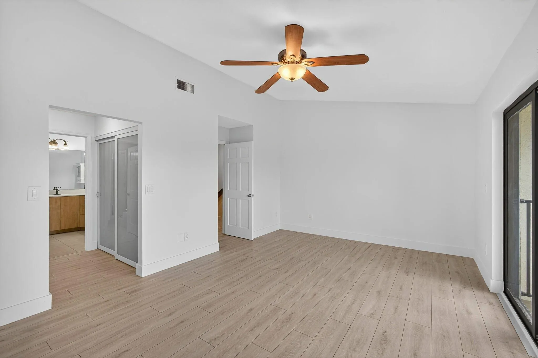 270 Captains Walk, #3160