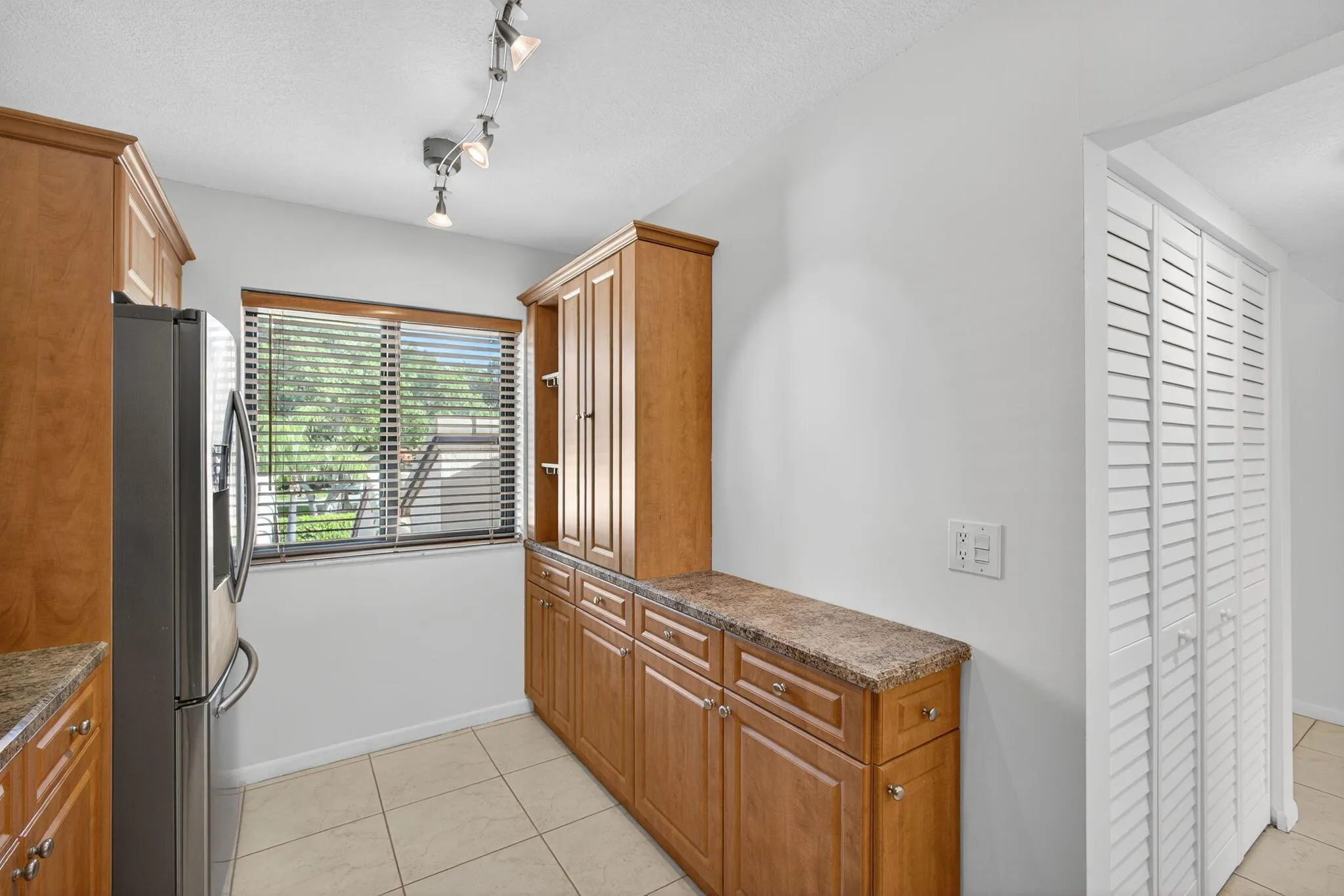 270 Captains Walk, #3160