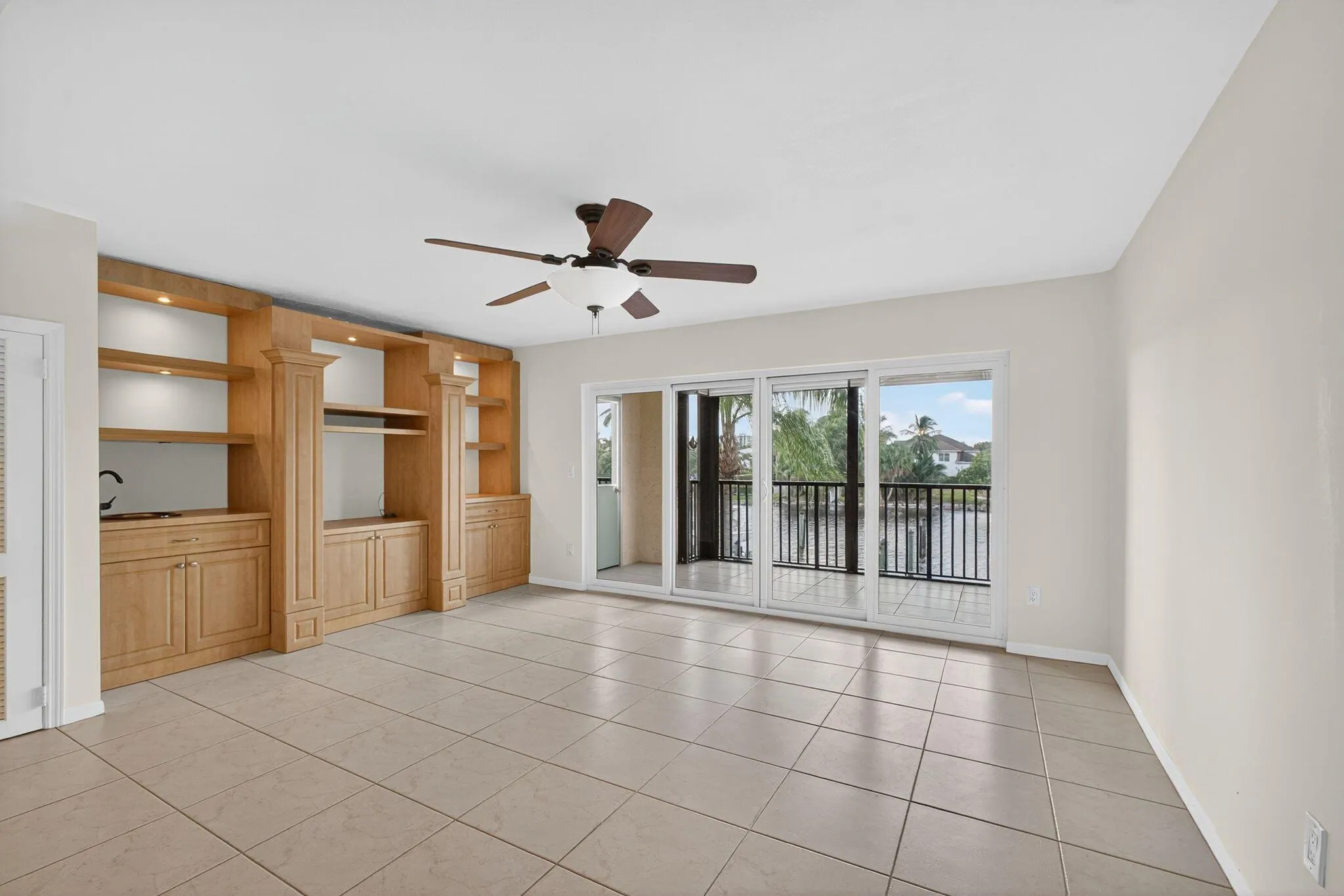 270 Captains Walk, #3160