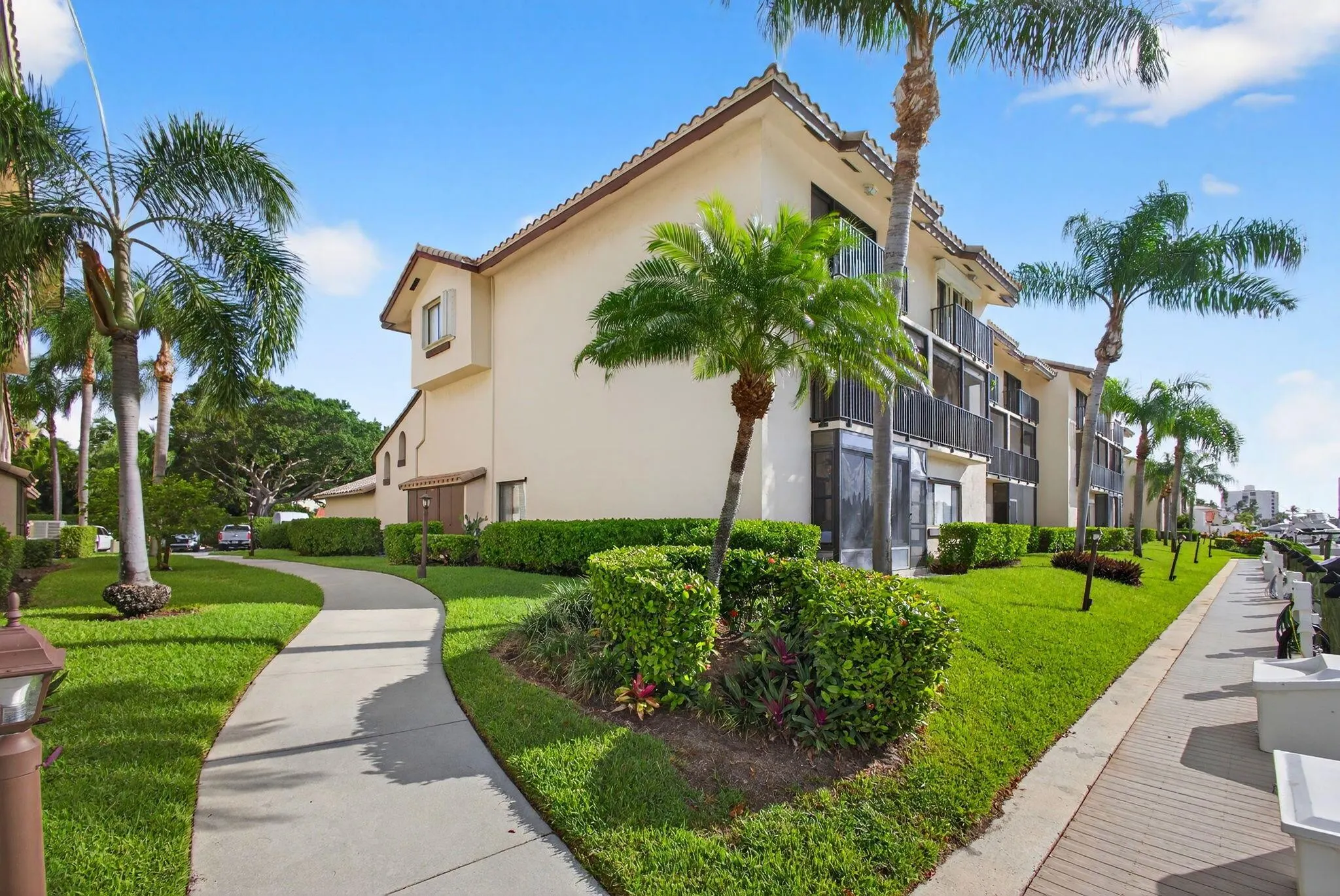 270 Captains Walk, #3160