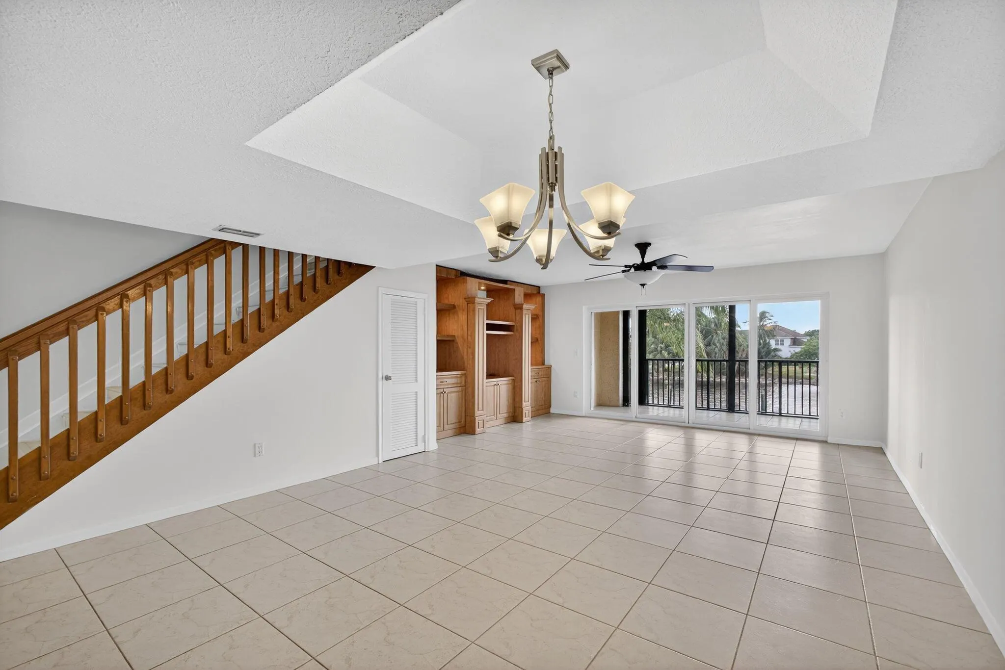 270 Captains Walk, #3160