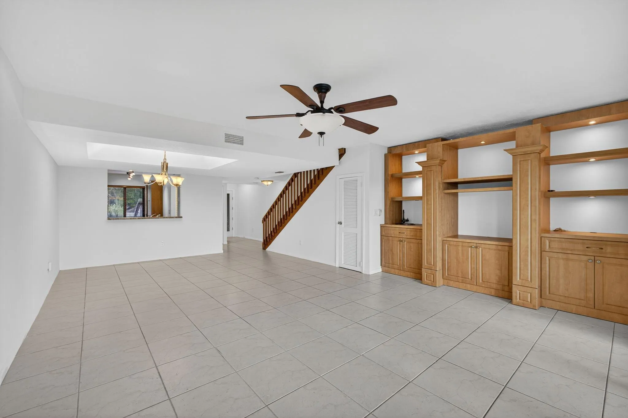 270 Captains Walk, #3160