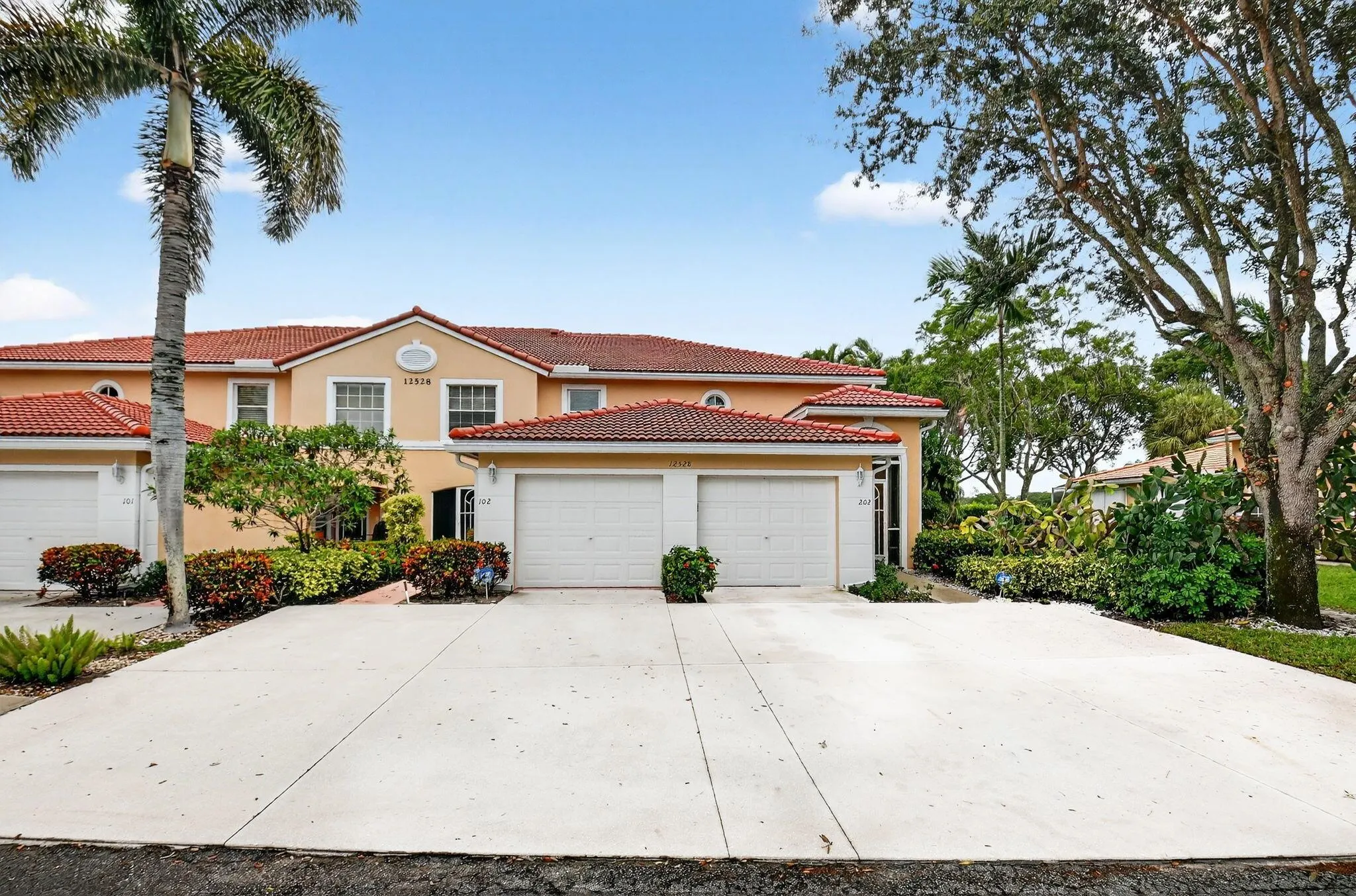 12528 Crystal Pointe Drive, #202
